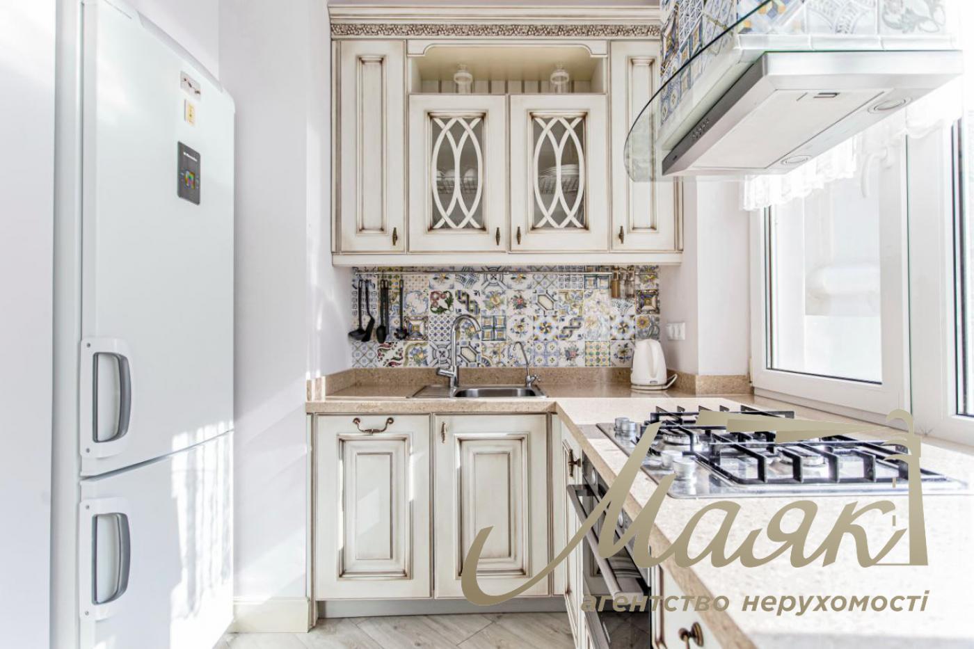 Rent 3-room apartment on Khreshchatyk 23, Center