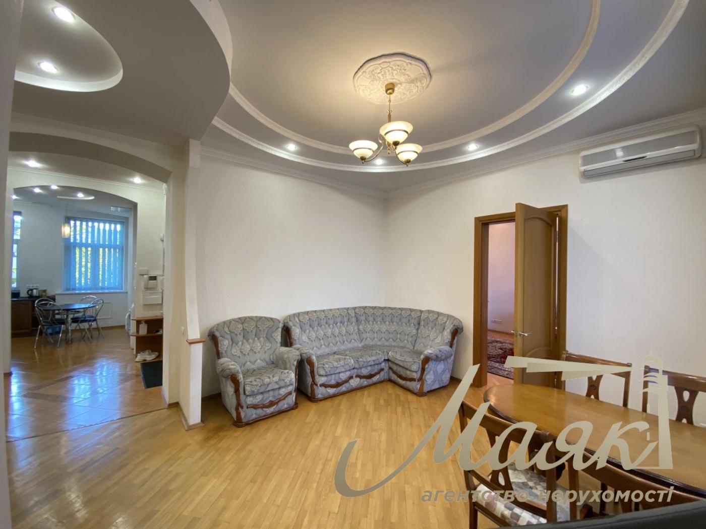 Аренда 3к. квартиры, ул. Антоновича (Горького), 4/6, Центр