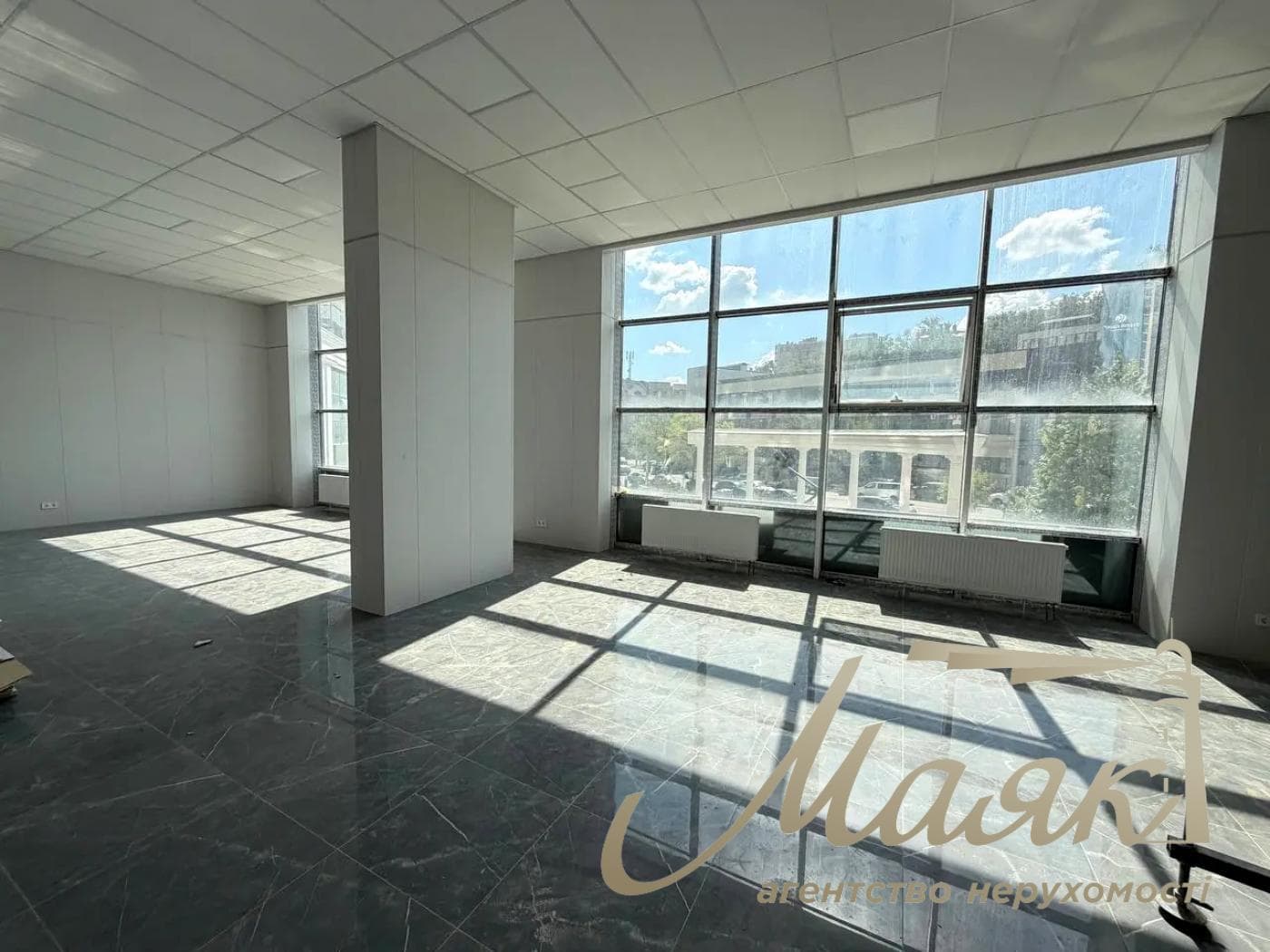 Оренда офісного приміщення (252 м²) у ЖК «Podil Plaza», на вул. Глибочицькій, 73