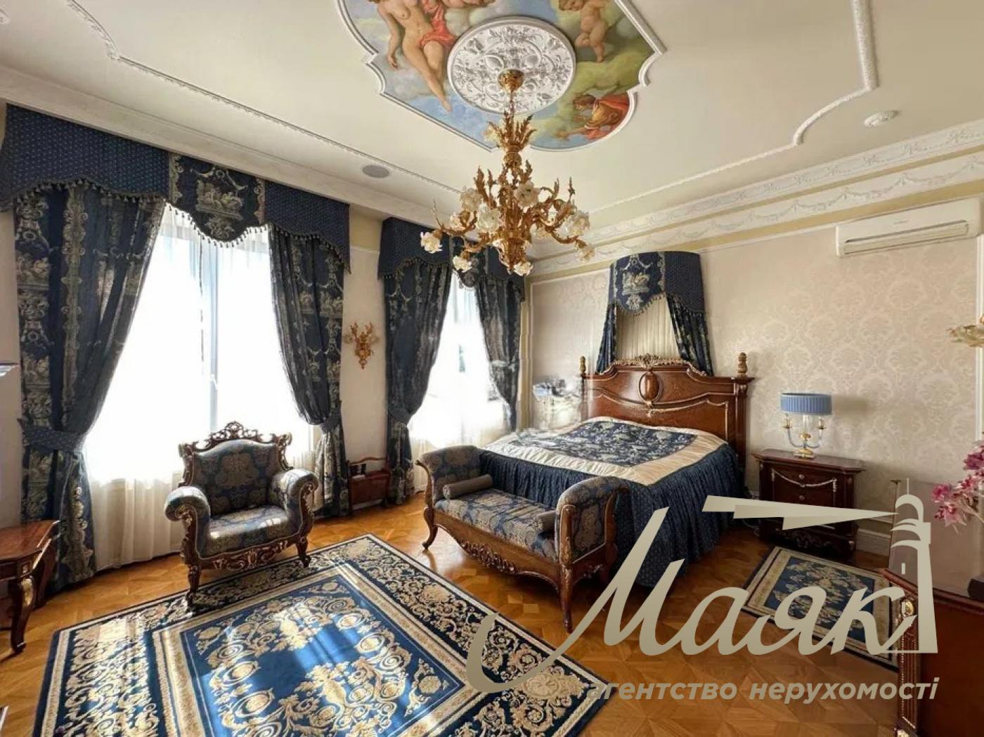 We offer for sale VIP-house in the cottage town "Golden Gate" (Koncha-Zaspa), Obukhovsky district.