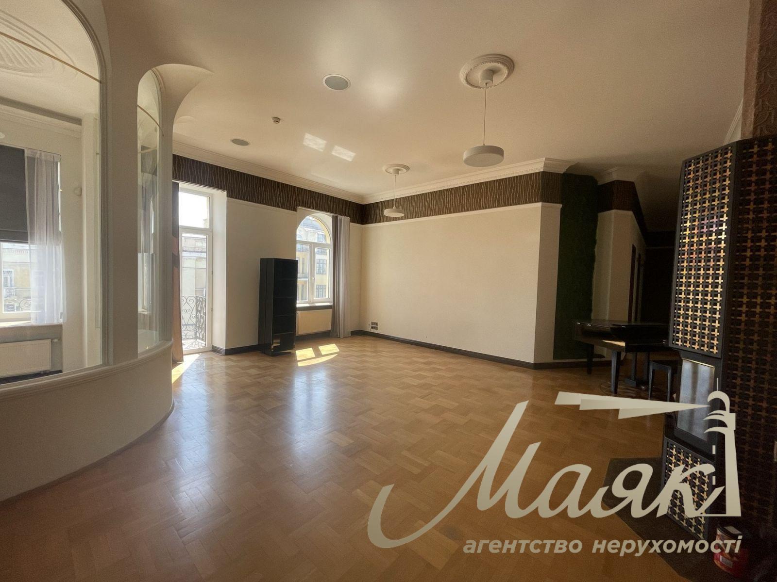 Аренда 4-к квартиры 200 м2, центр Києва, Площа Украинских Героев