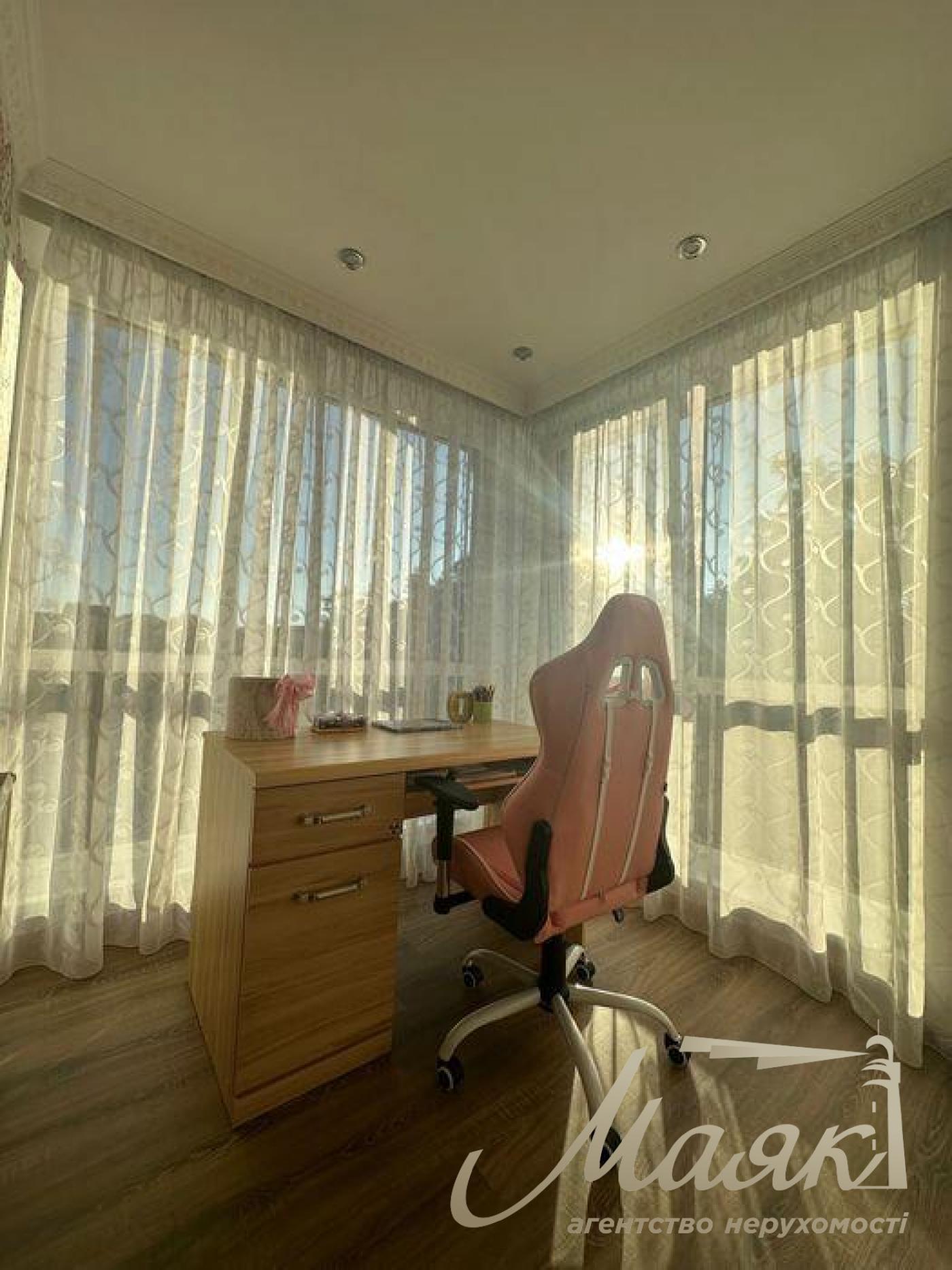 Продаж 2х-поверхового будинку 247м2 Київська область, Обухів, с. Лукавиця