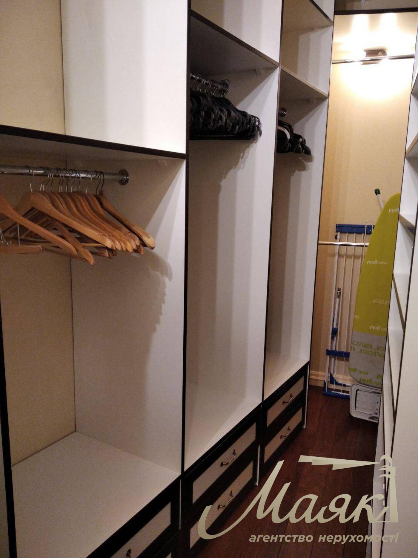 Rent 3-room apartment st. Saksaganskogo 63, Center