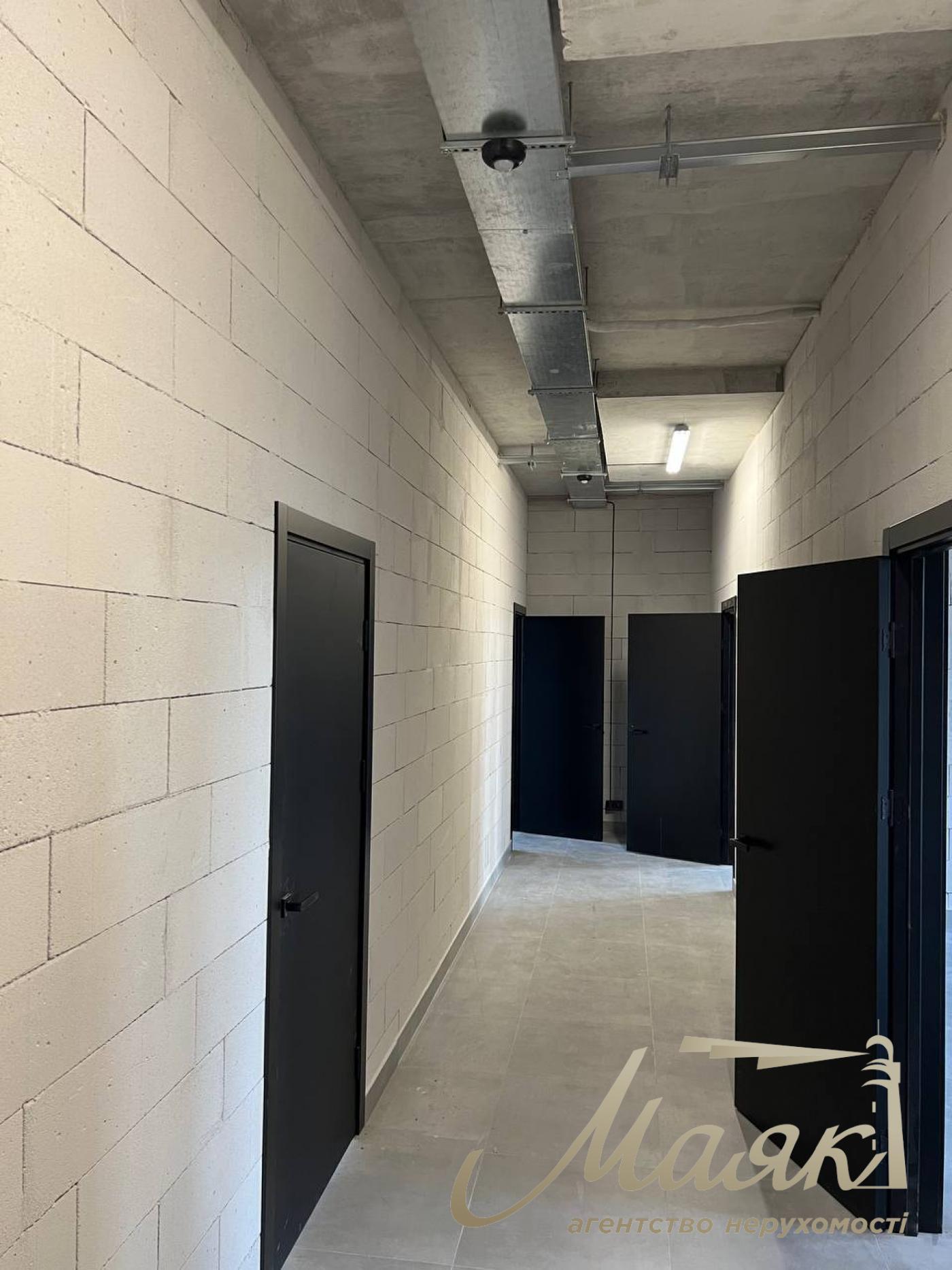 Оренда офісу 375м2 в БЦ Графіт, вул.Степана Бандері, Оболонський район.