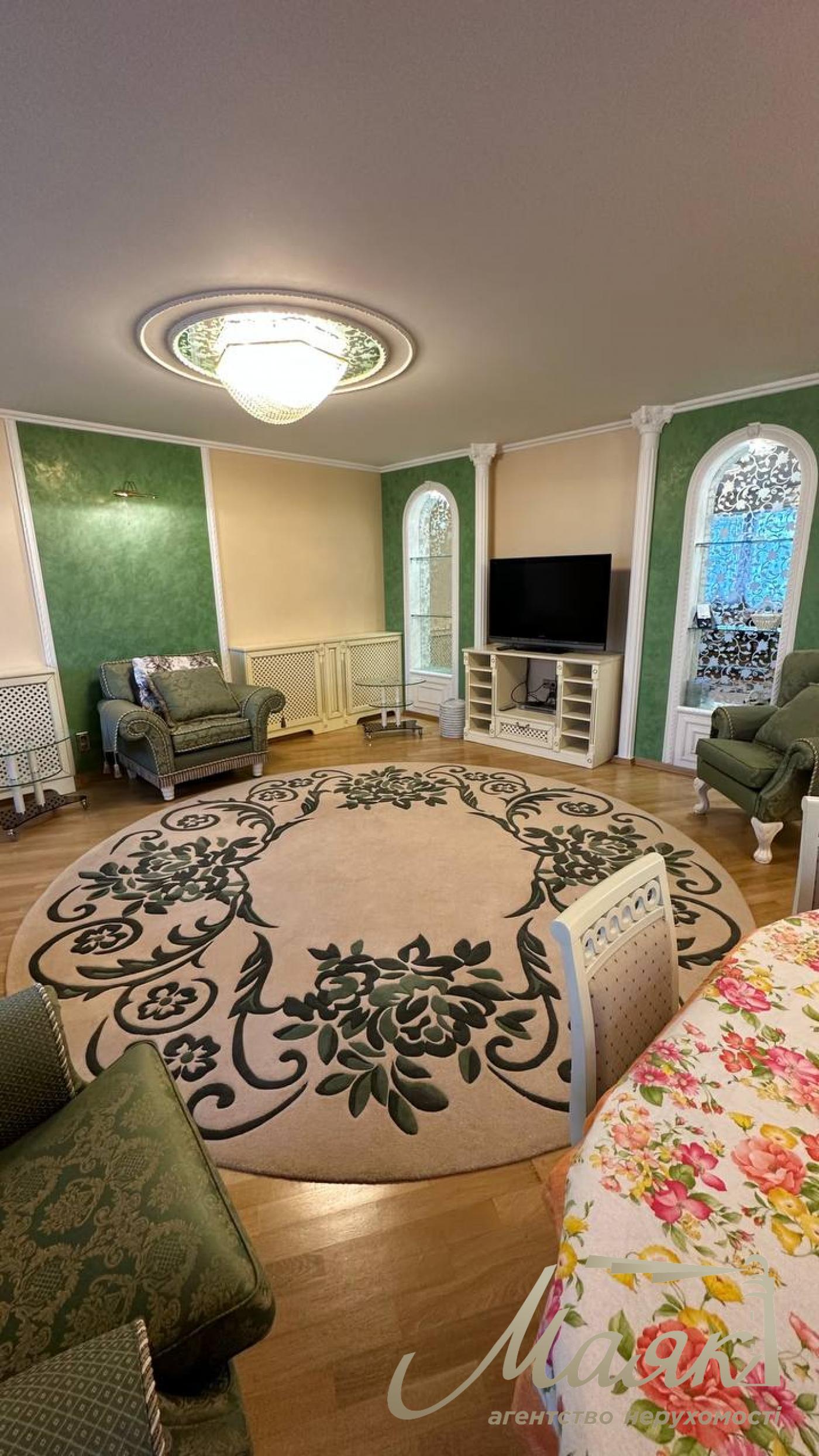 Rent 3-room apartment st. Shelkovichnaya, Lipki