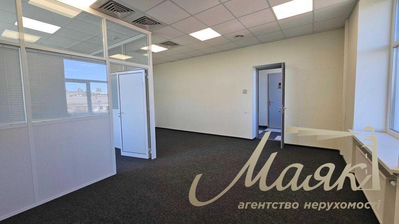 Office for rent 370 sq.m. sq.m. Mykhnovskyi Boulevard/Druzhbyba Narodiv, Pechersk