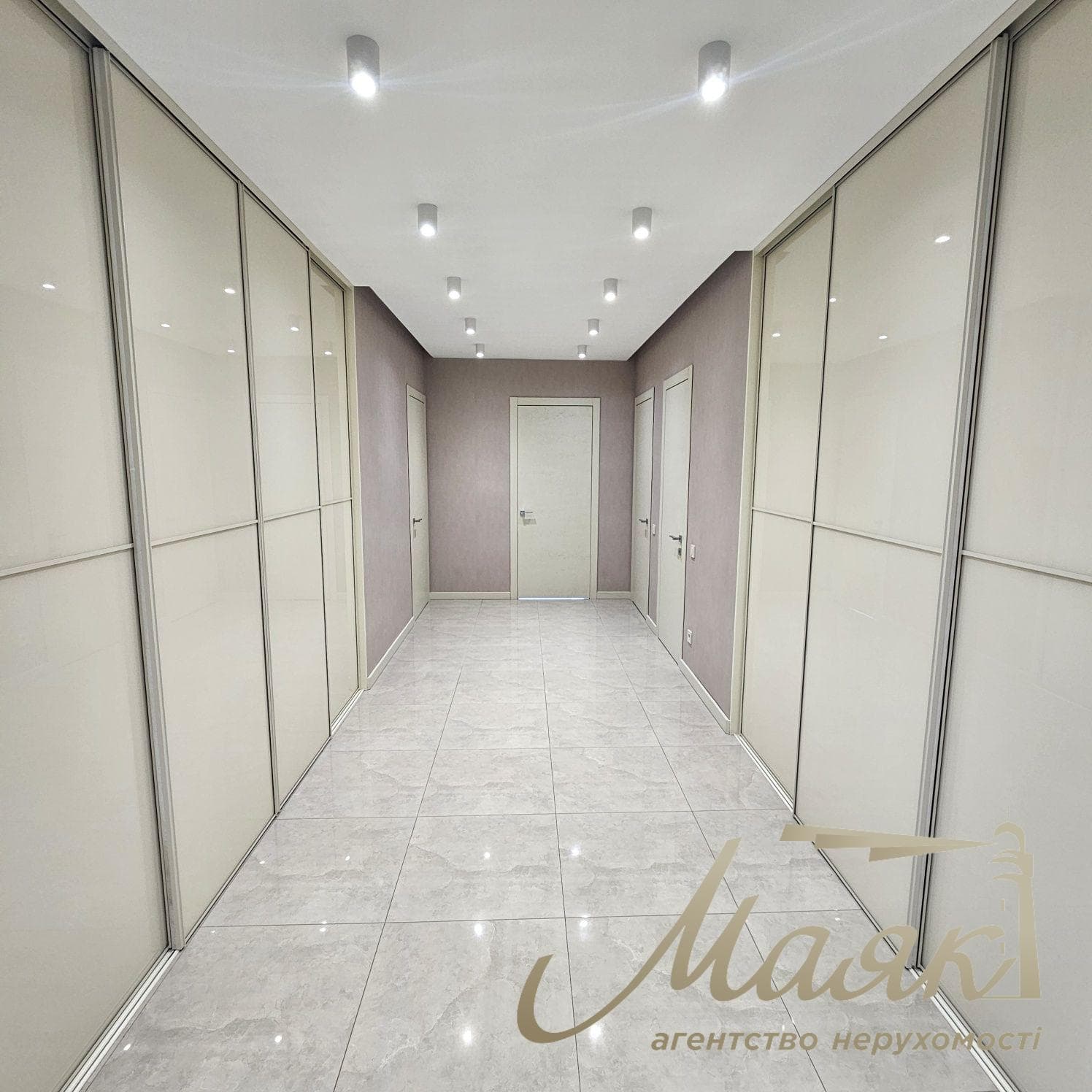 Продаж 4-кімнатної квартири, 1є18 м², ЖК «Зарічний»