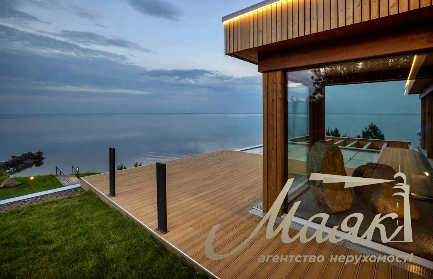 Продаж будинку Джеймса Бонда