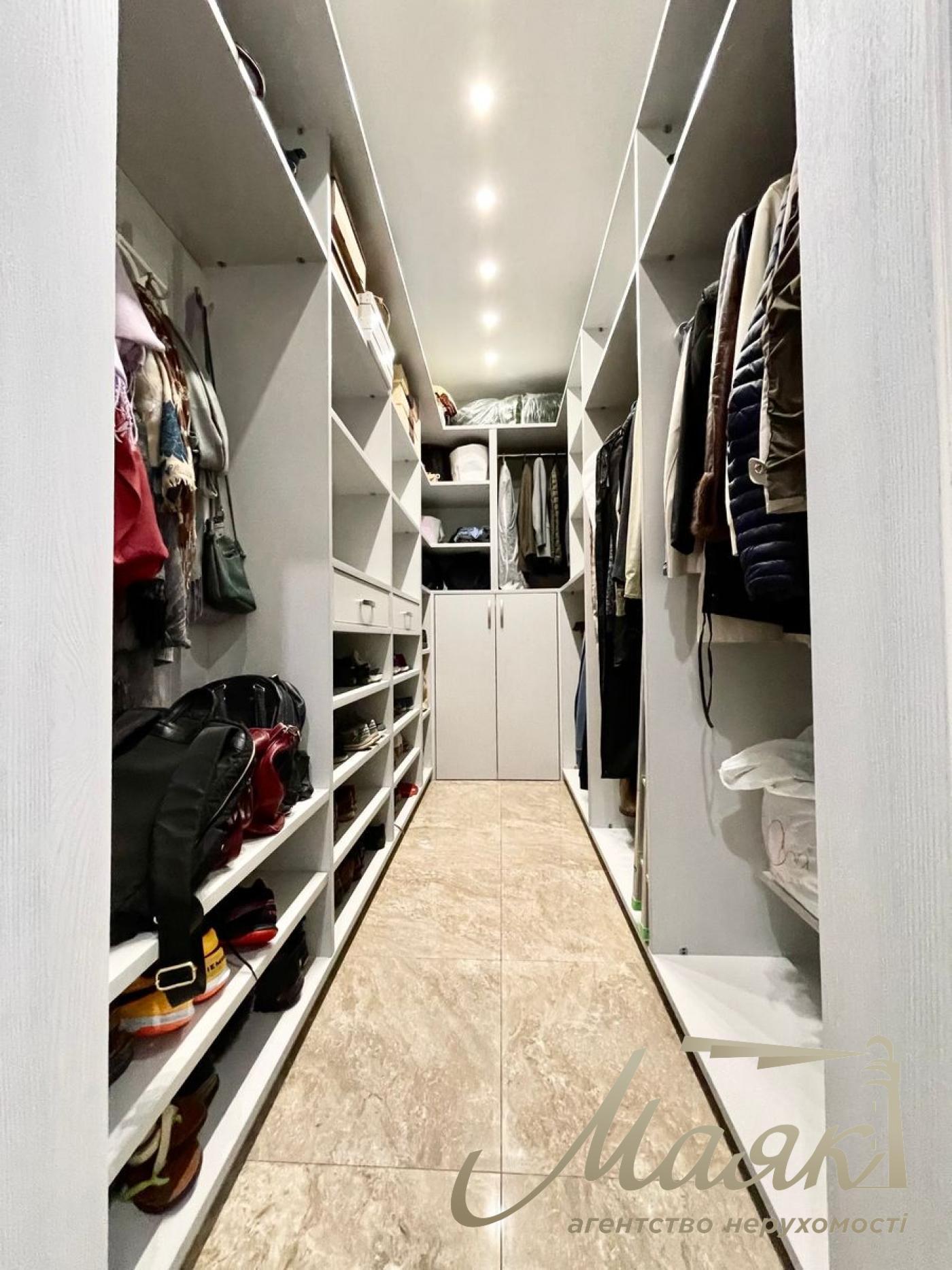 Продаж квартири ЖК "Бульвар фонтанів" вул. Іоанна Павла II (Лумумби Патріса) 6/1 у Києві / A-113188