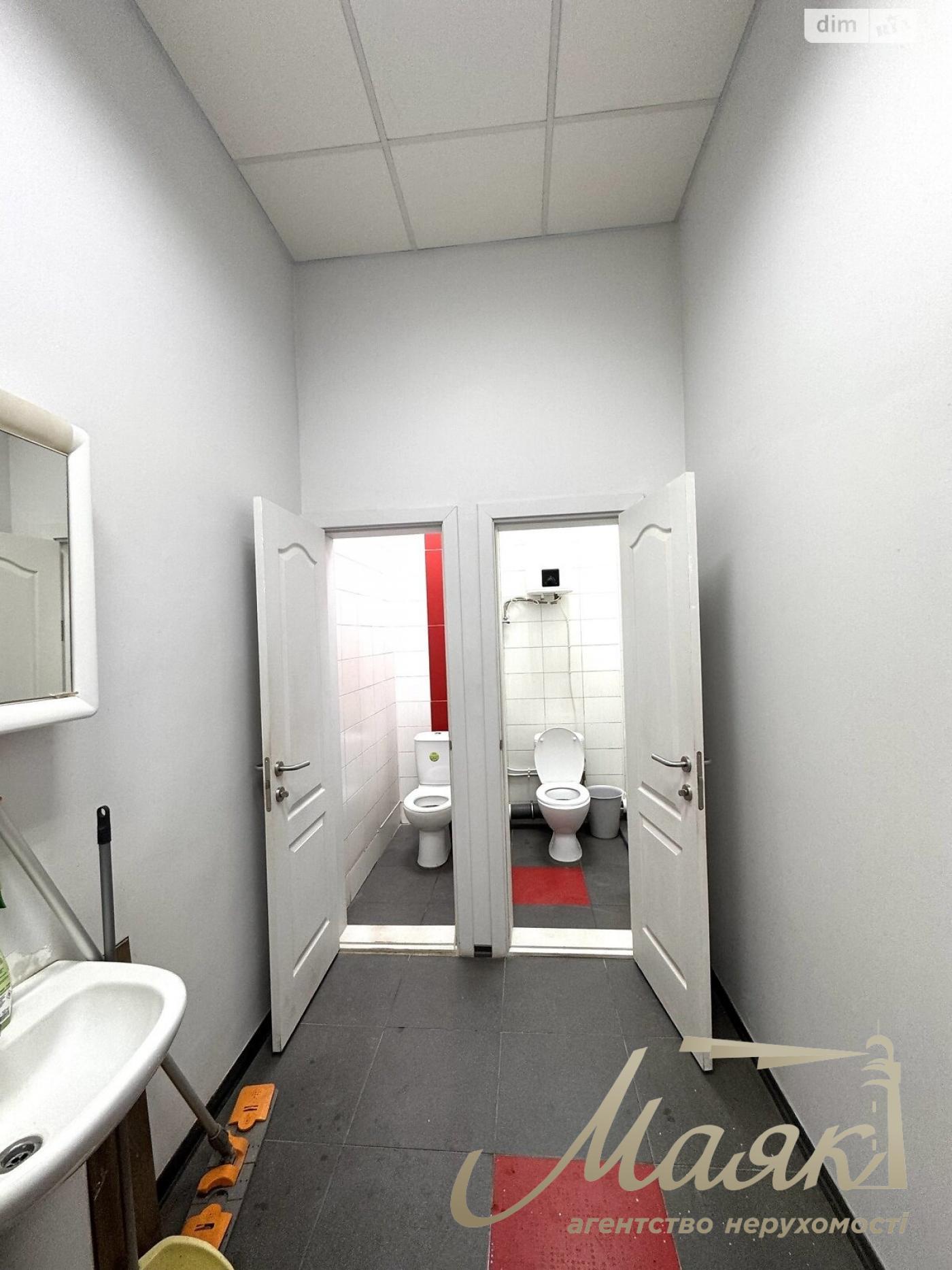 Аренда коммерческого помещения 232,5 м², ул. Сулеймана Стальского, Днепровский район, Киев