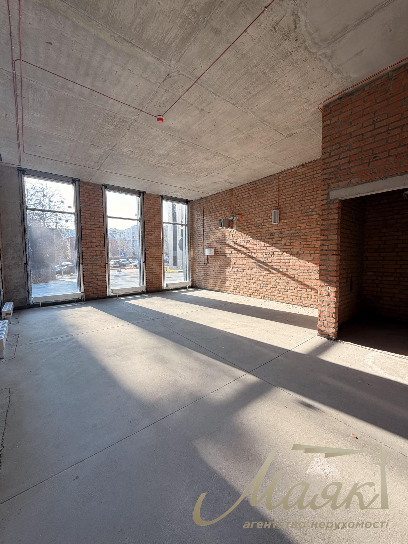 Оренда фасадного комерційного приміщення ЖК Трініті, вул. Тютюнника