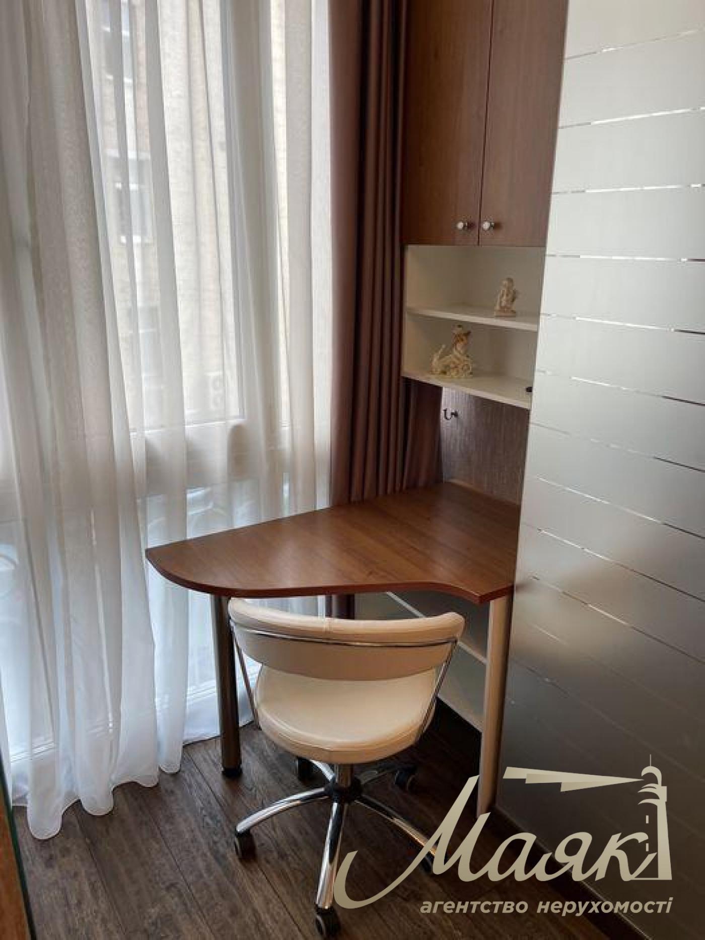 Оренда 3-кімнатної квартири, ст. м. Площа Українських Героїв, Центр, Київ