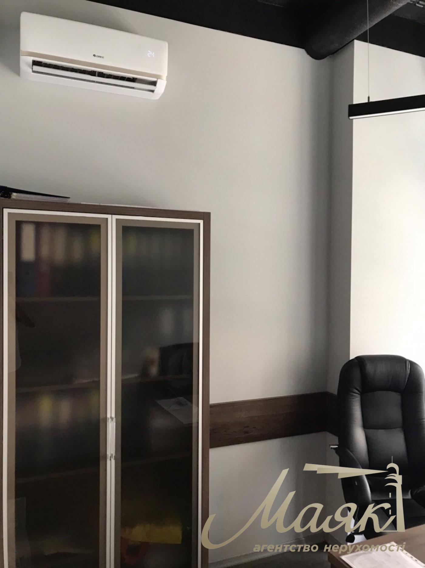 Оренда офісу 220м2 на Воздвиженці по вул.Дегтярна 8, Поділ.