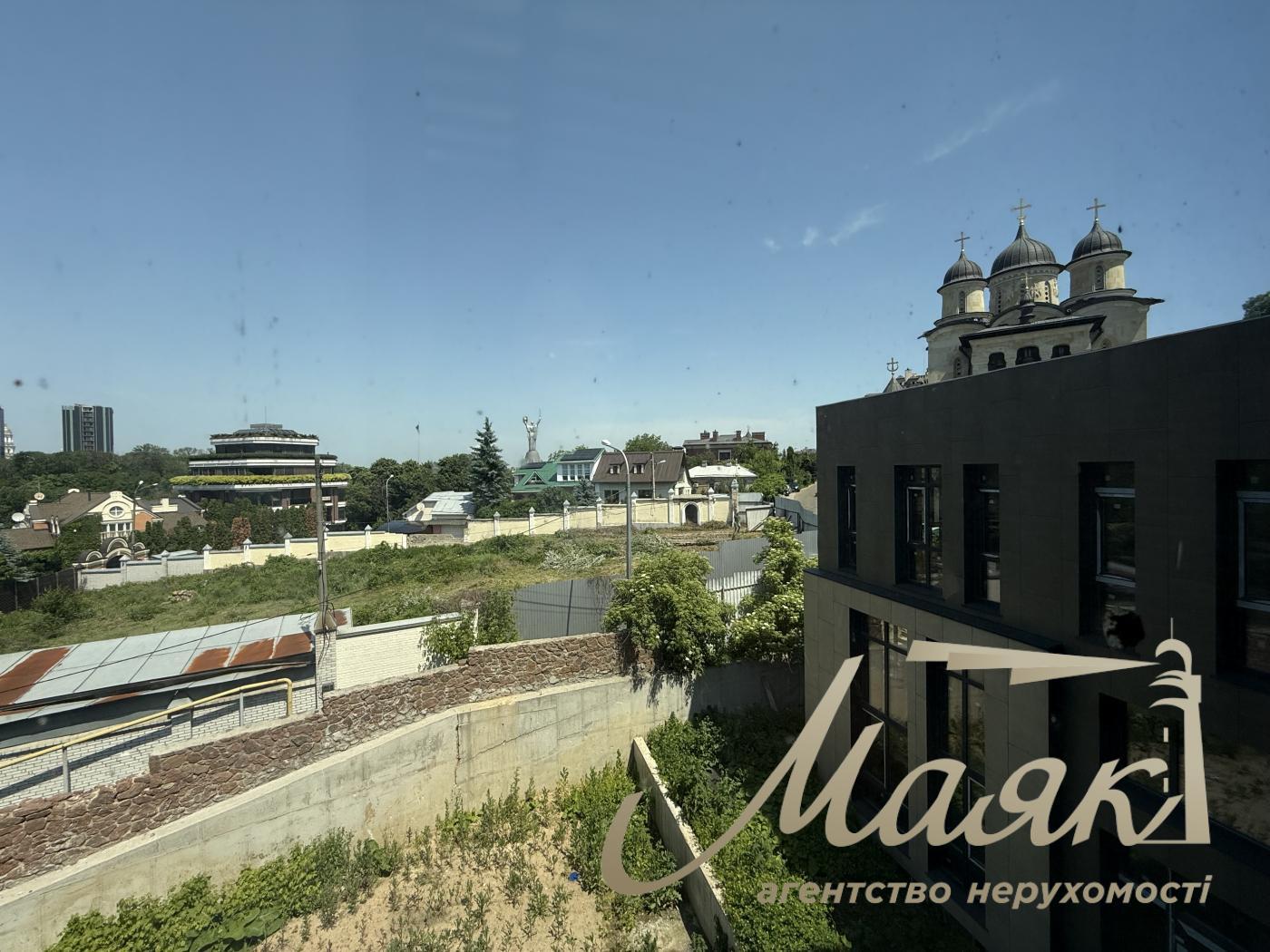 Продаж цілої будівлі в самому центрі Києва вул. Мічуріна, Звіринець, Київ біля IQ Бізнес центру