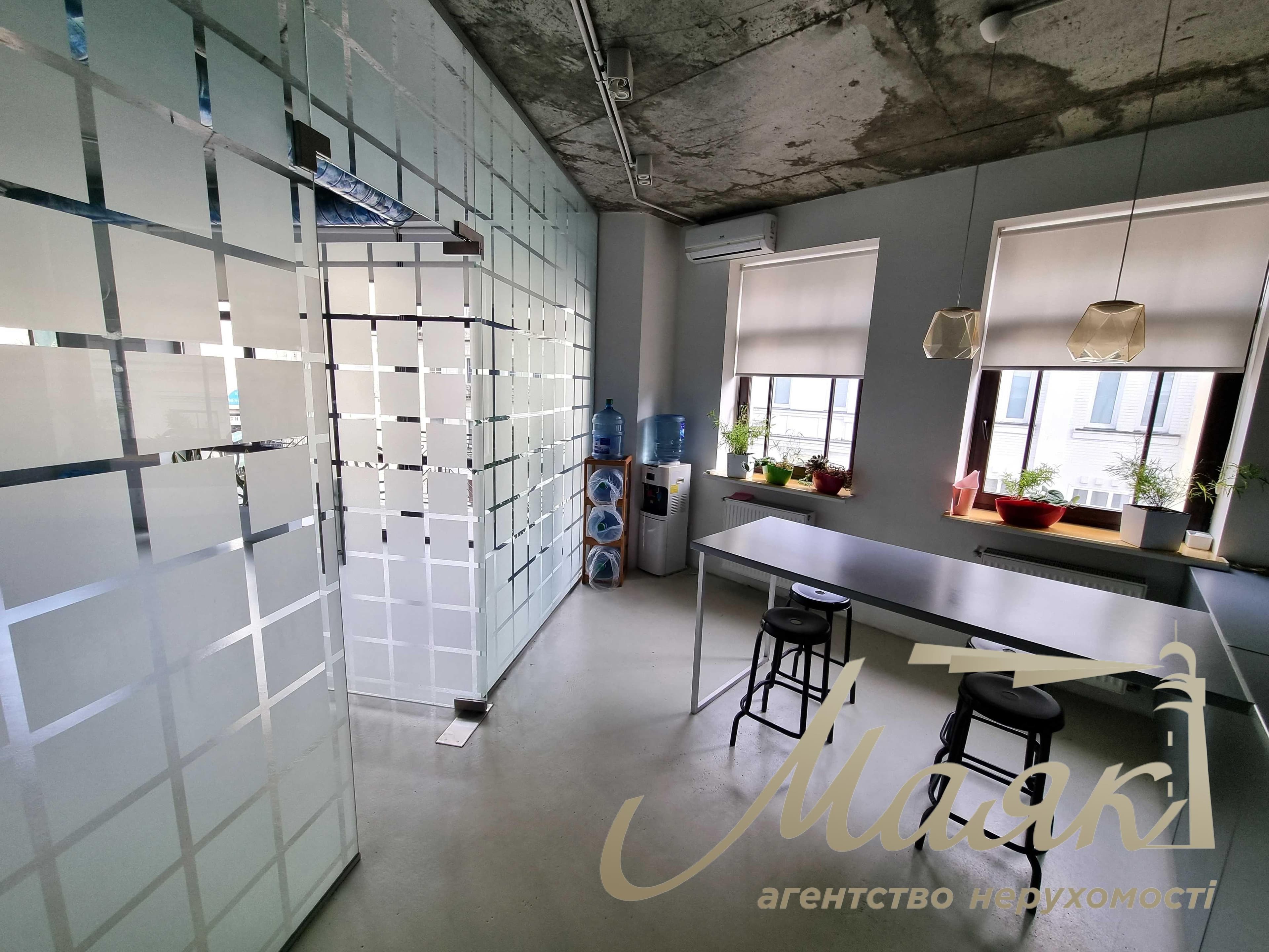 Office for rent 135 m2, 51A Vozdvizhenskaya str.
