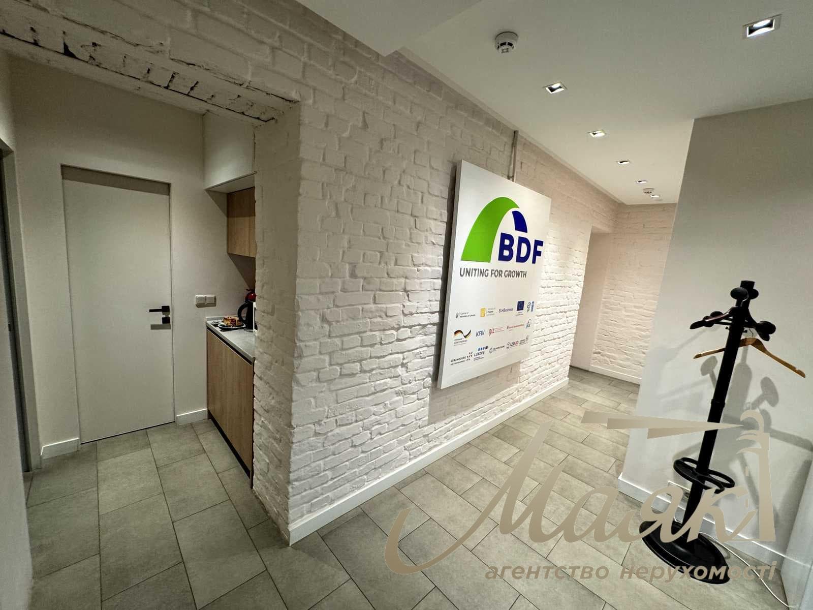 Оренда офісного приміщення (272 м²) у центрі, вул. Шовкова, 7-А