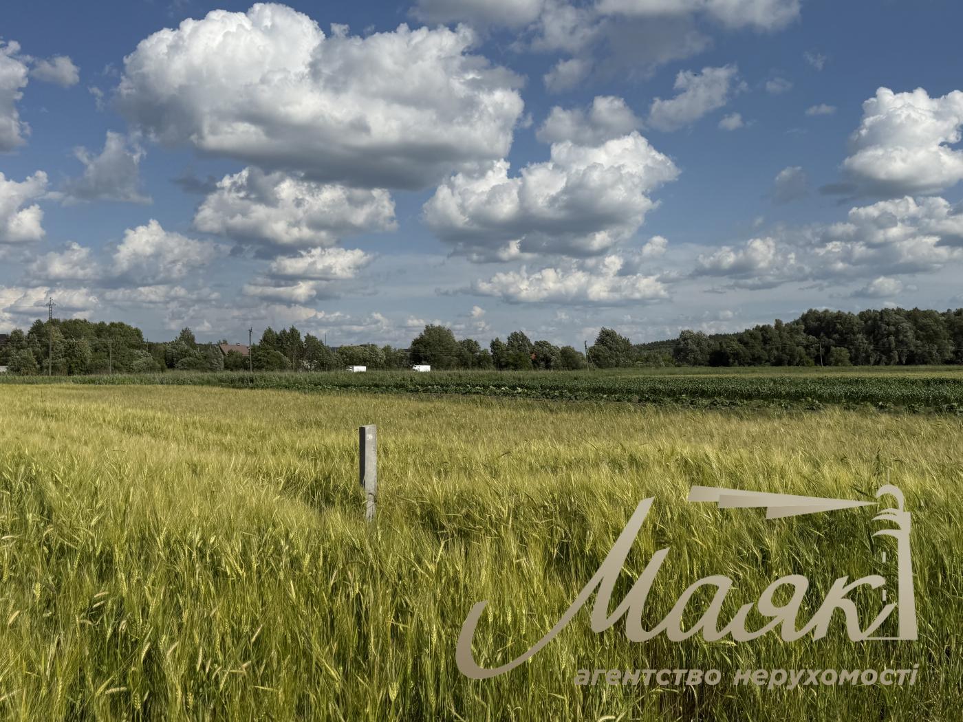 For sale / Land for ind. construction under cottage town Vita-pochtovaya / Yurovka