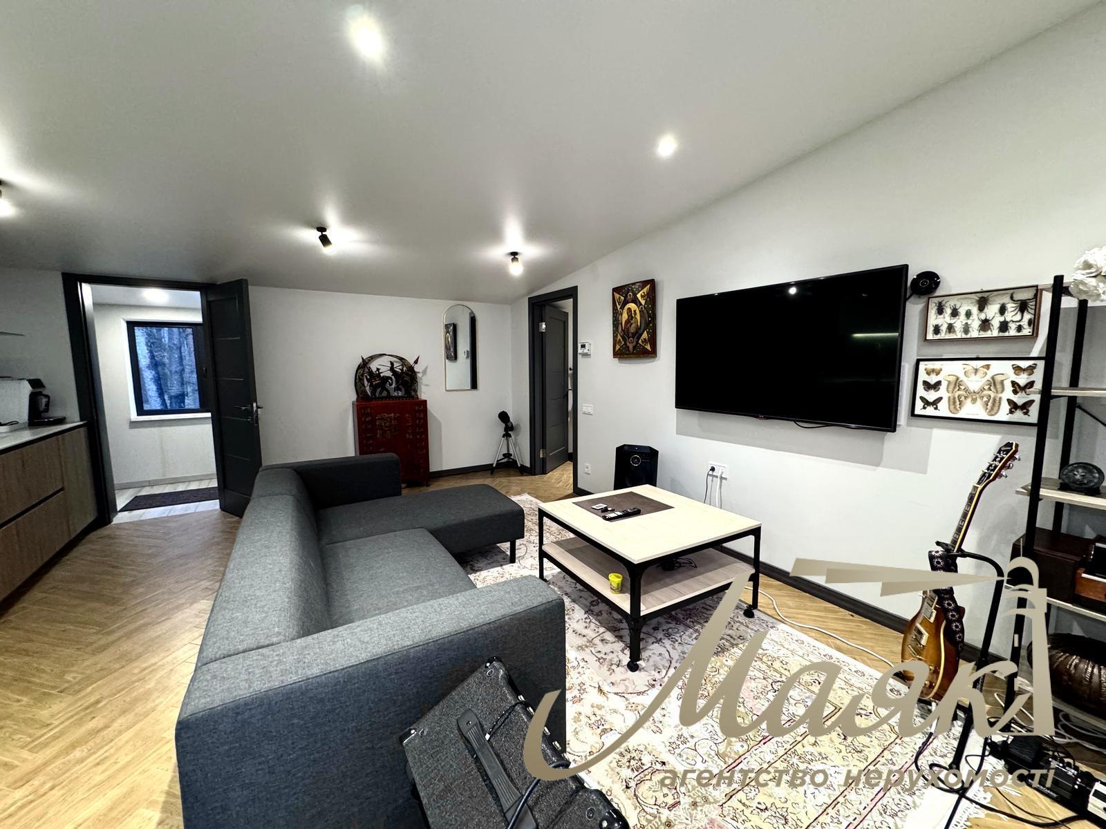 Оренда заміського будинку 215м2 з басейном у престижному передмісті Києва, Обухівський напрямок.