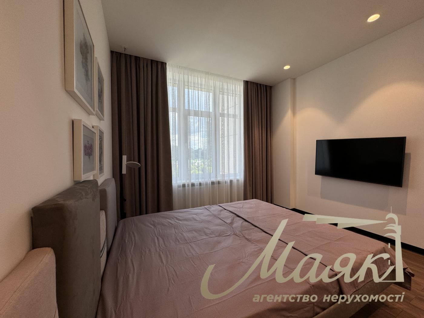 Продажа 3к квартиры 150м2 в ЖК Новопечерские липки, Драгомирова 17, Печерск, Киев