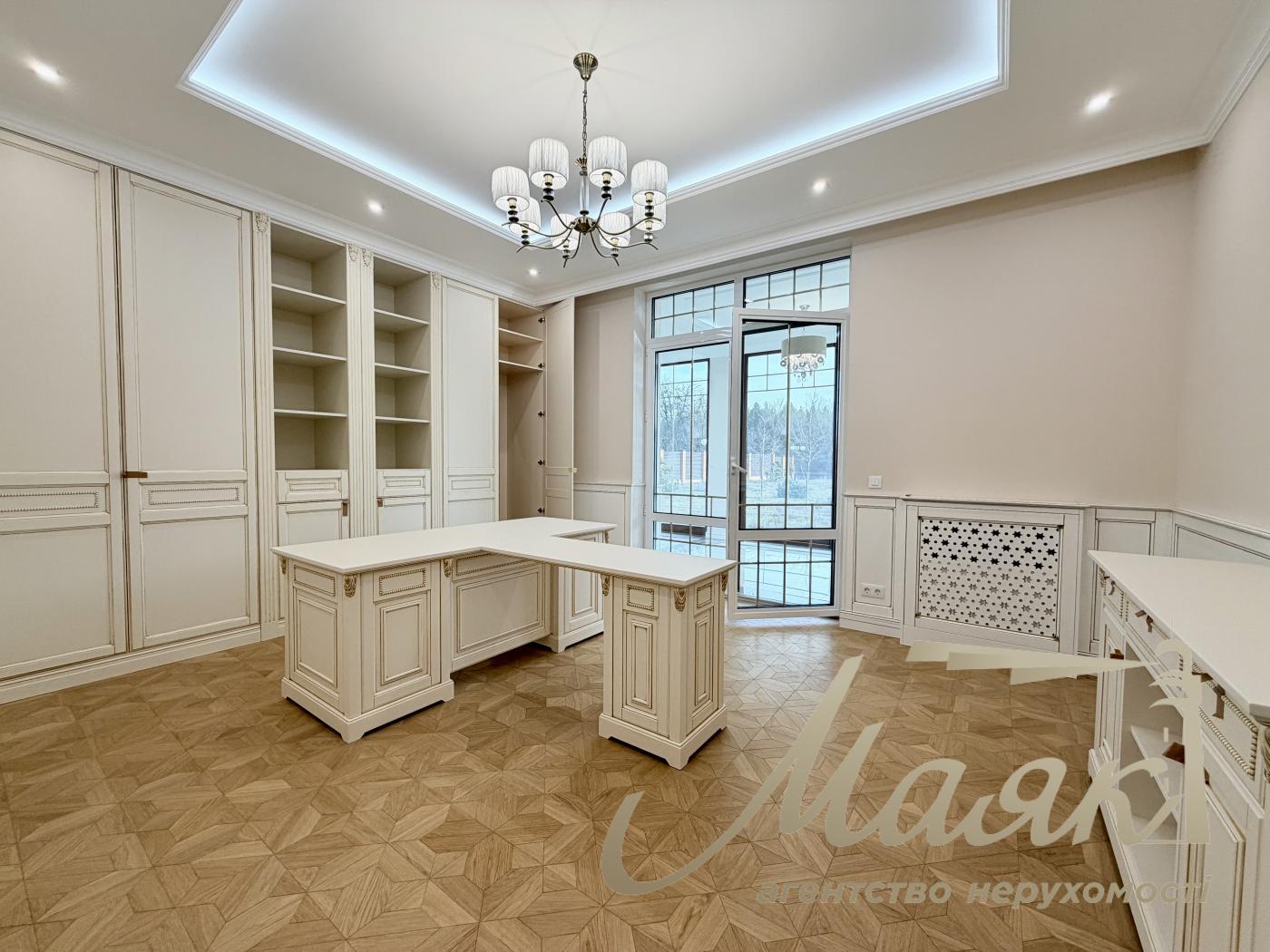 Продажа дома 418.6м2 с выходом до воды, участок 50 соток в КГ "Dream Village", с. Лебедевка