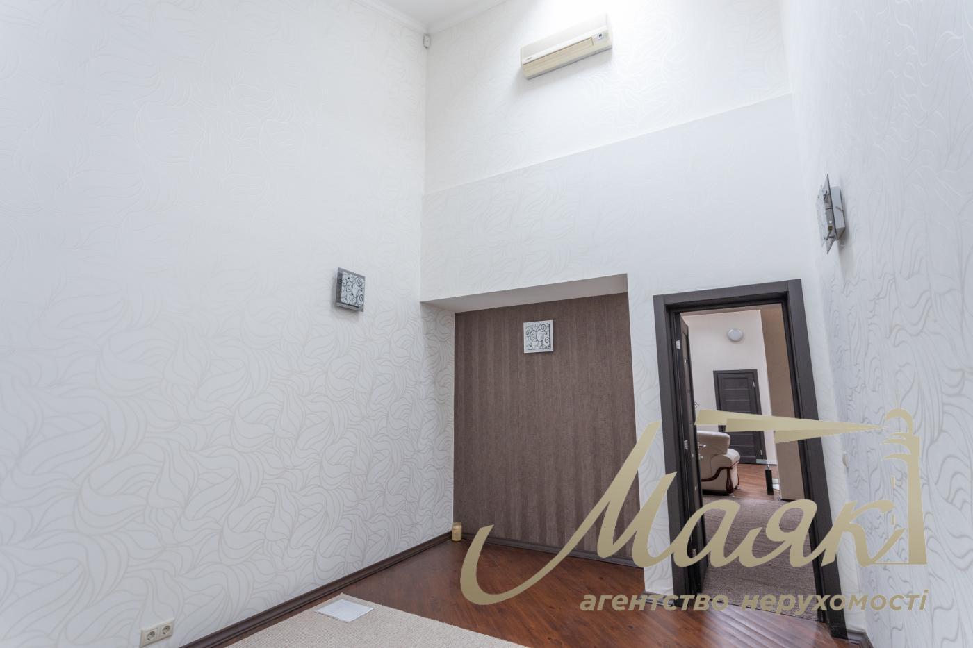 Продажа видового трехуровнего пентхауса 555м2, Ковпака 17, Нижний Печерск, метро Лыбедская