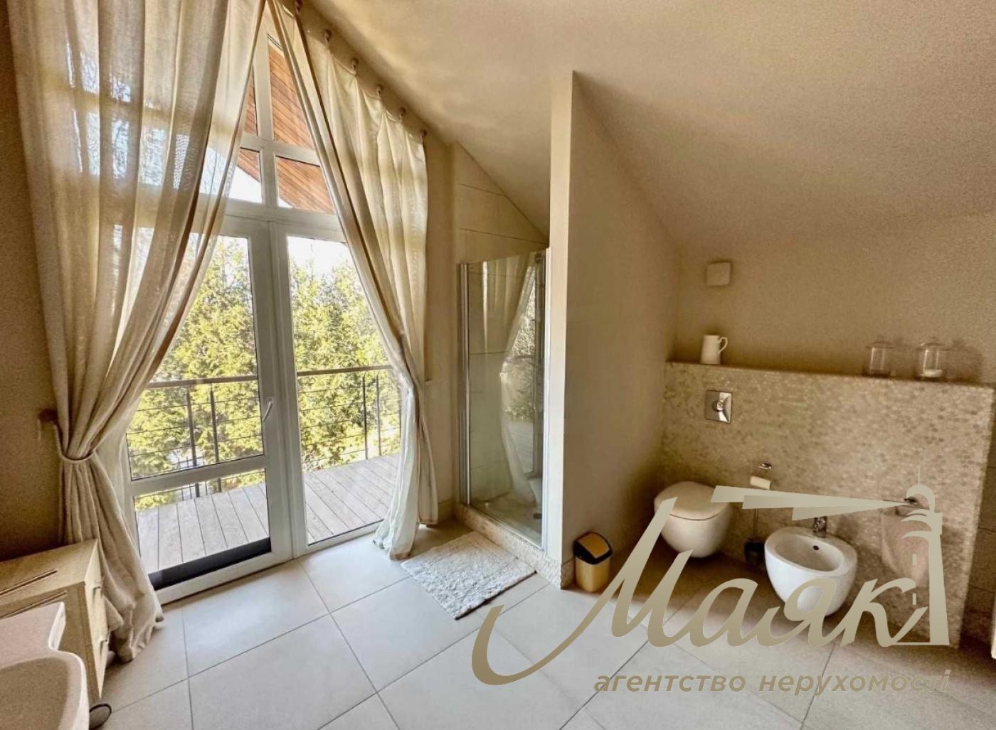 Sale of a house with a swimming pool and access to the Dnieper 300m2 Dam Koncha-Zaspa, Kozin