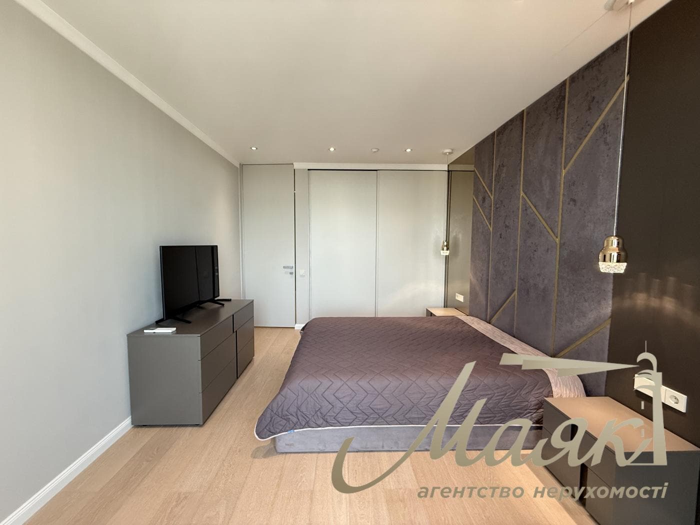 100-square-meter penthouse for rent in the Podvysotsky residential complex, Podvysotsky Street