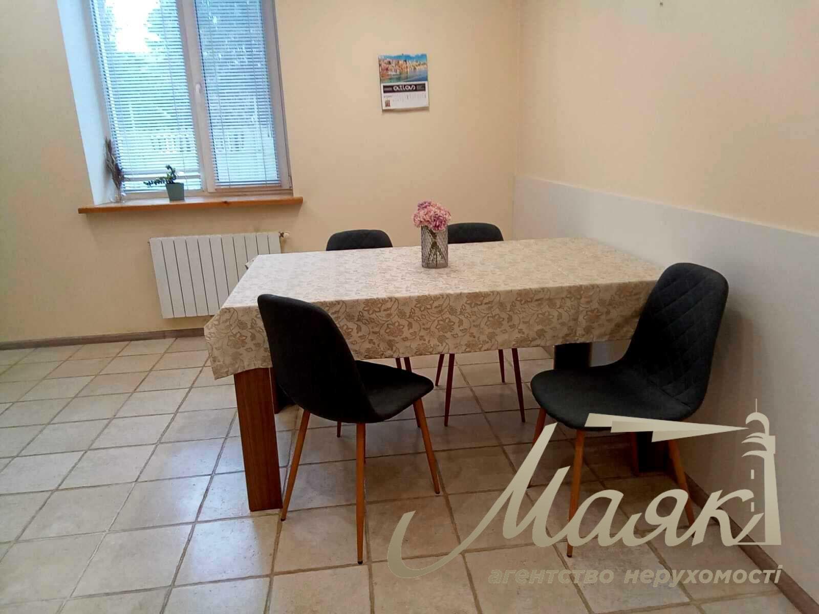Оренда будинку площею 170 м² за адресою вул. Всеволода Петрива, 7, 5 хв пішки від станції метро «Нивки»
