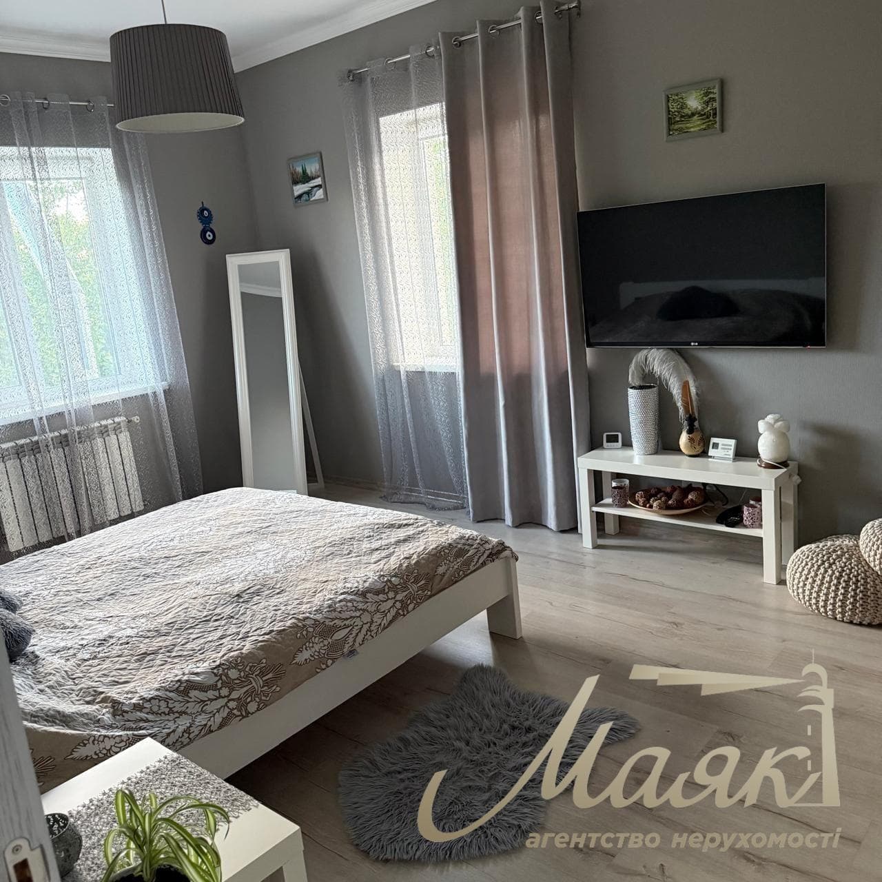 Cozy two-story house (135 m²) for sale, perfect for comfortable living in the village of Kryukovshchina, Kyiv-Svyatoshynsky District, Kyiv Oblast.