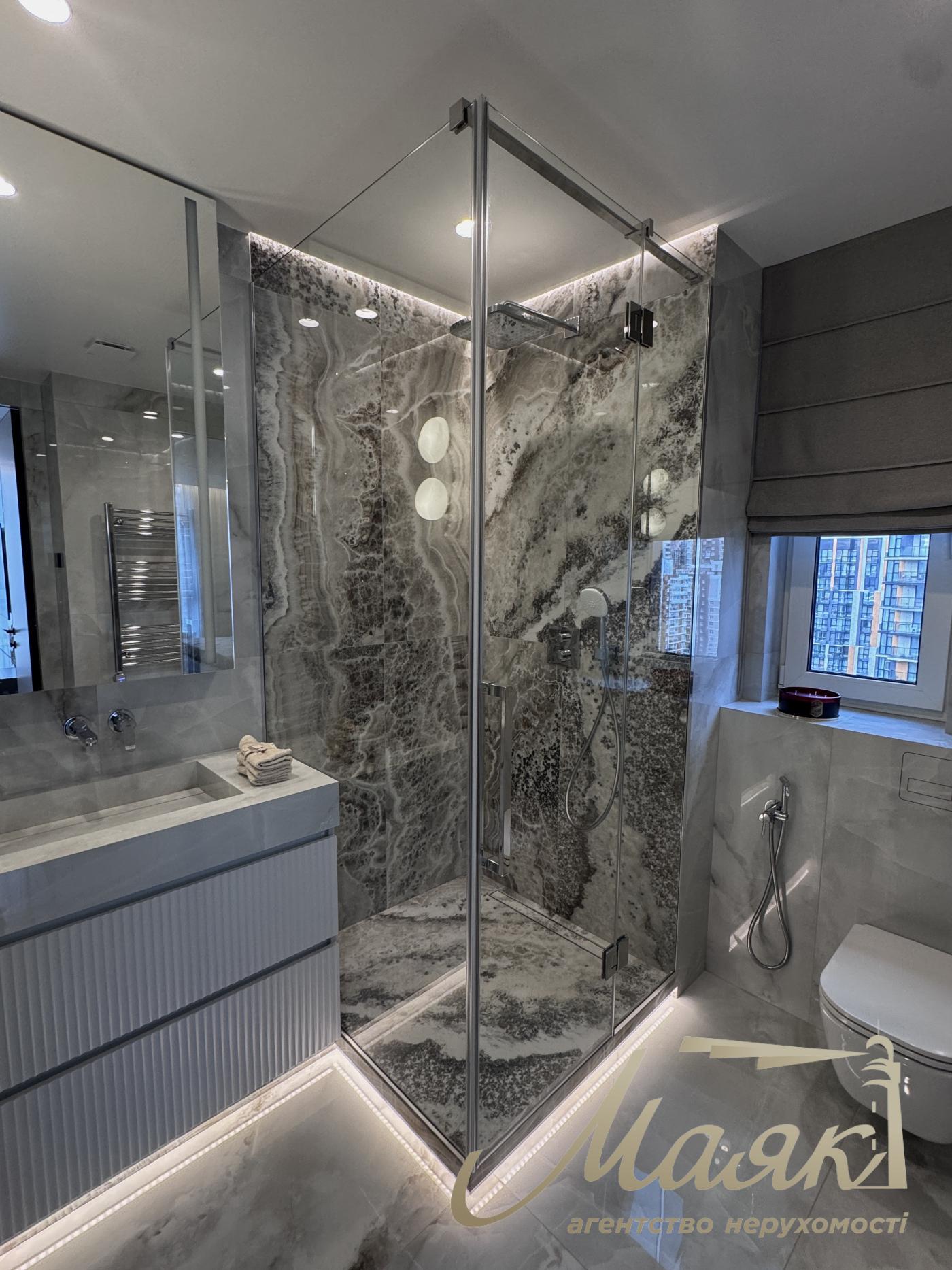 Продаж квартири 120m2 в ЖК Французький квартал 2, вул. Джона Маккейна 3а, Центр, Київ