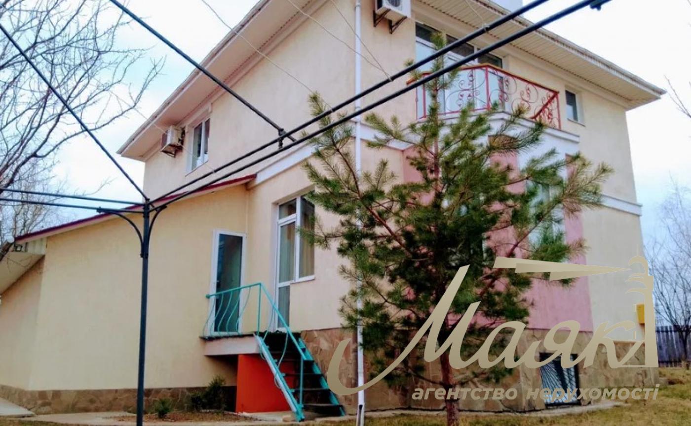 House for rent in the village of Khotov (Feofaniya) 260 m²