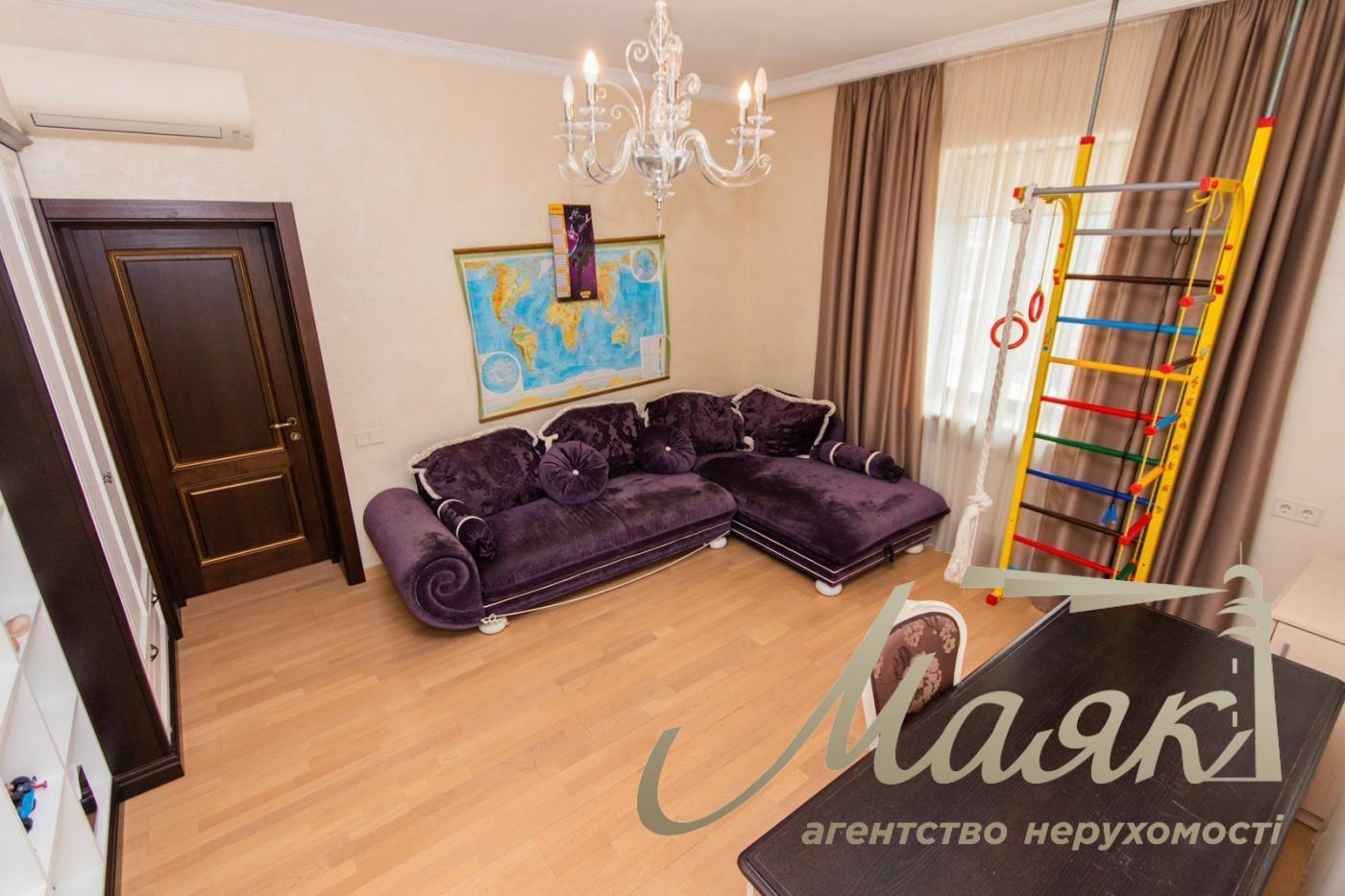 Продажа дома 280м2 на 15 сотках в Хотове., Авторский ремонт.