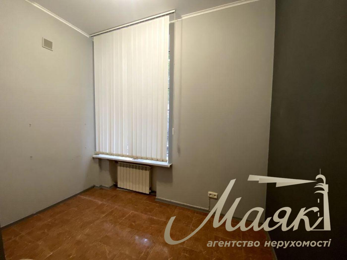 Аренда фасадного помещения 257 м.кв., Кловский спуск