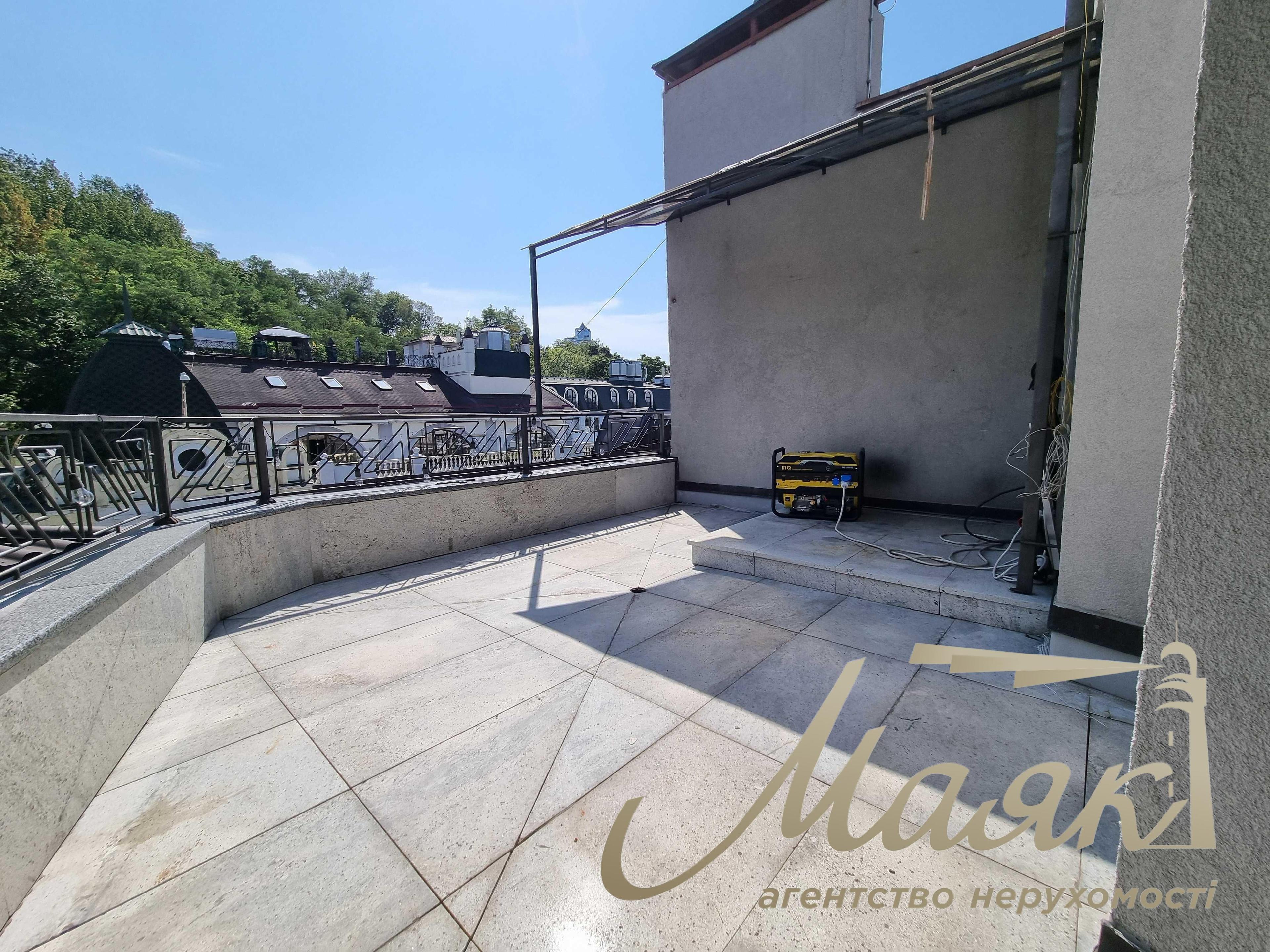 Rent office 350 sq.m. on Podil, Vozdvizhenska street 51A