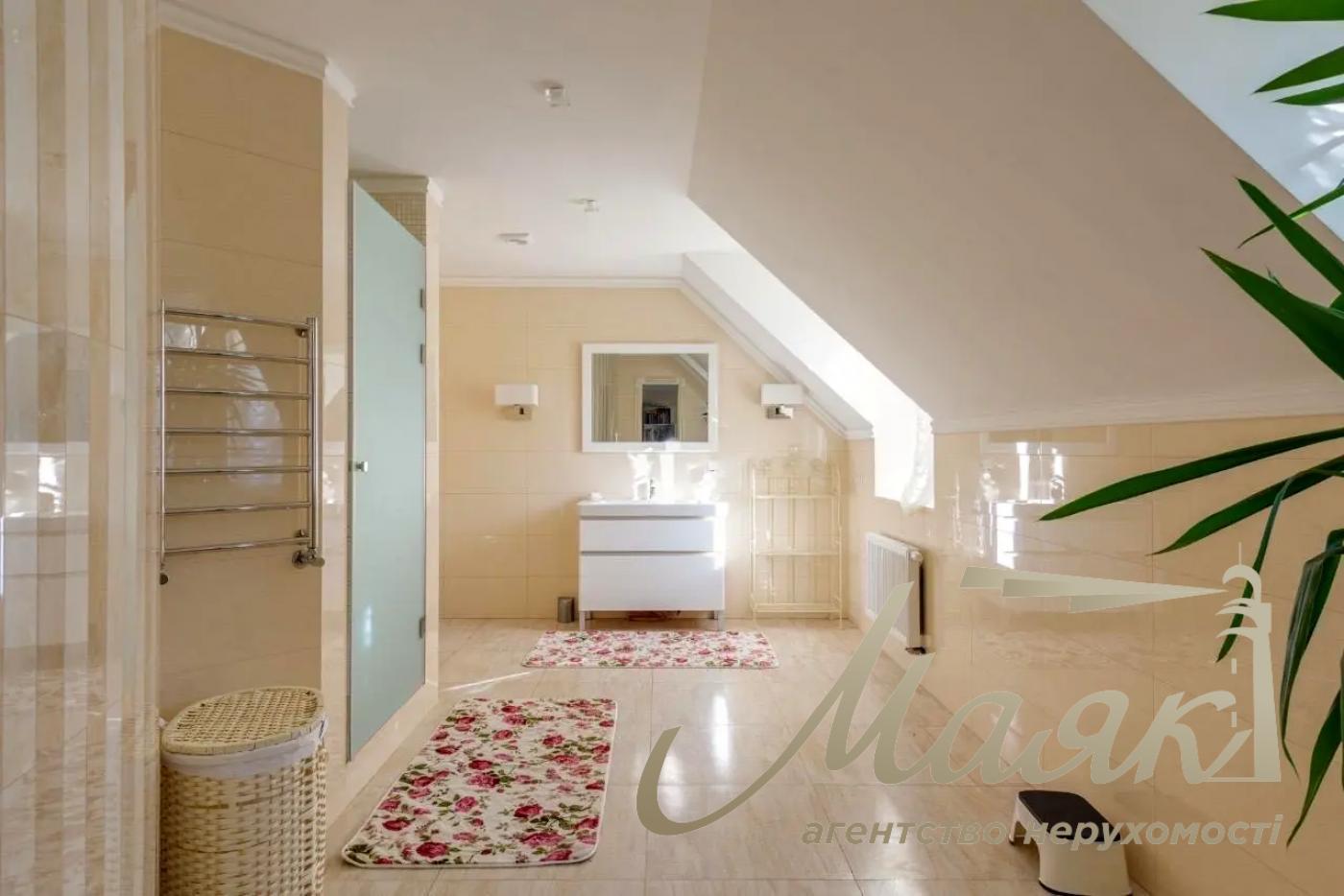 Оренда будинку в Конча-Заспі, КМ "Французьке містечко" 650 м² ділянка 30 соток вул. Лісова