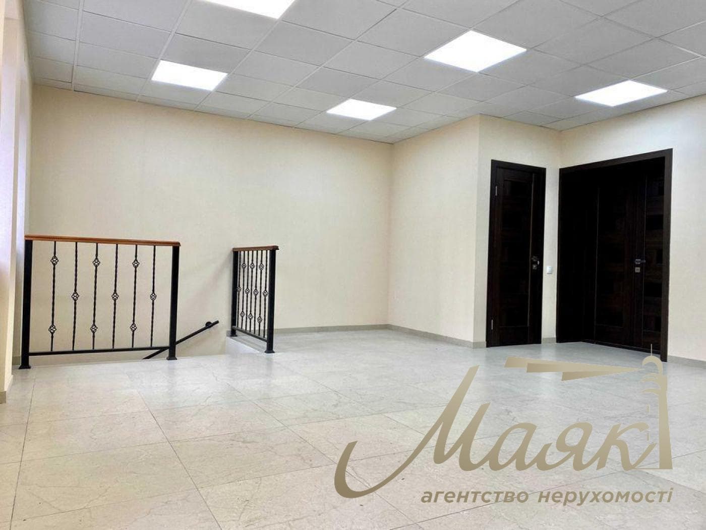 Оренда комерційного приміщення площею 200 м2, вул. Юрковська, 28