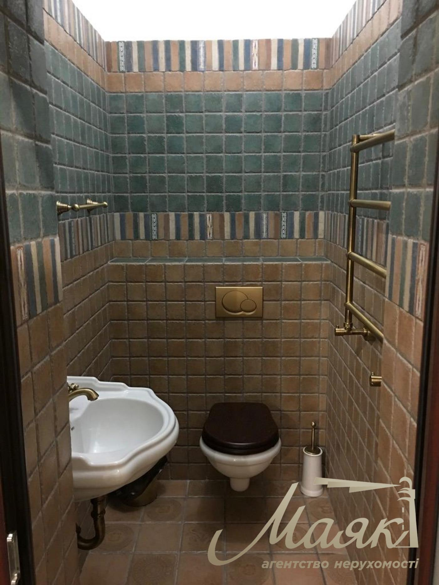 House for sale 1000 m2 Gostomel