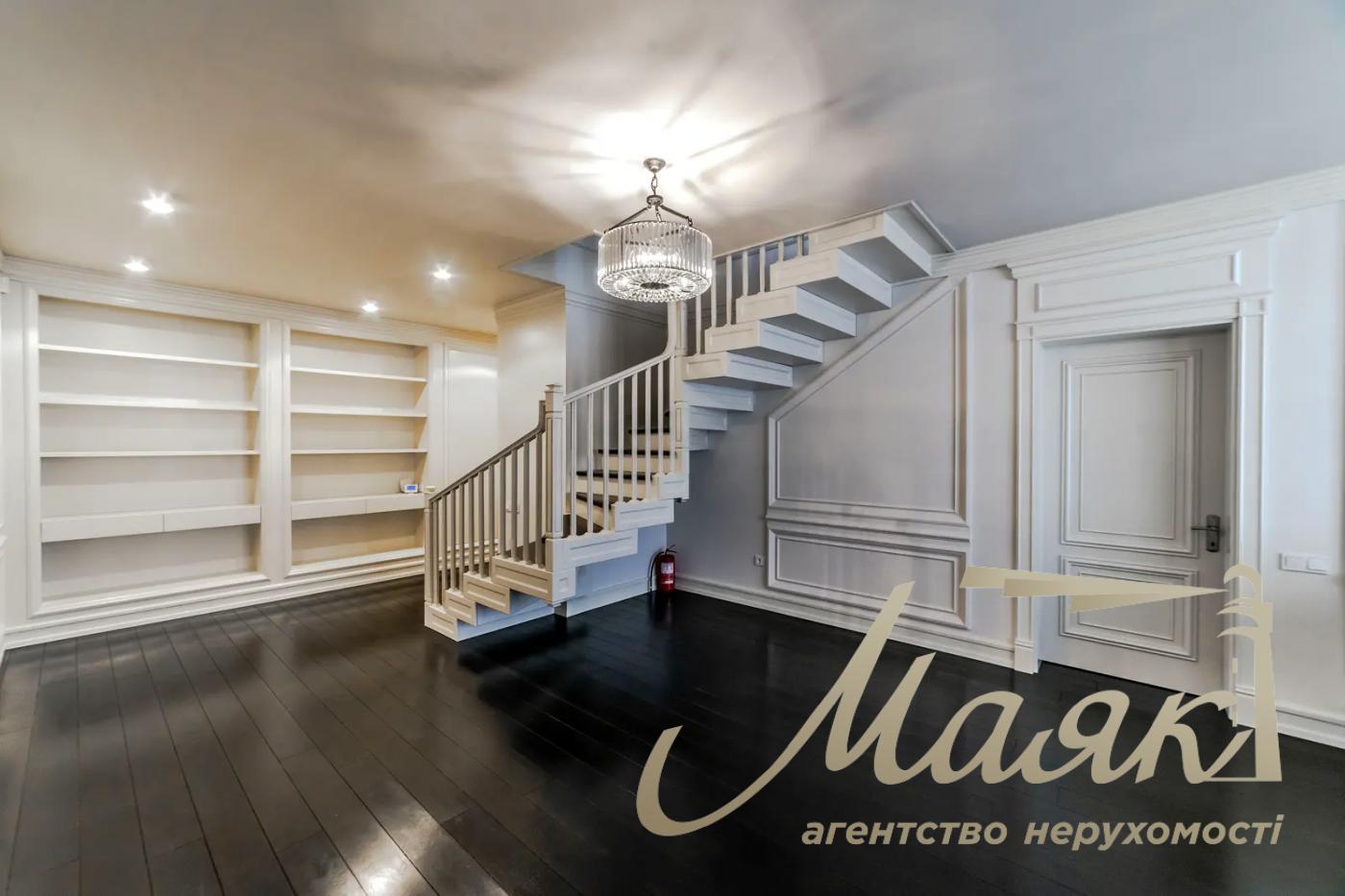 For sale 9-room penthouse with terrace in LCD "Novopecherskie Lipki", Pechersky district, Kiev, 660 m²