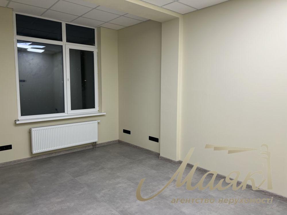 Office for rent 73m2 in Residential Complex Henesi House Podol
