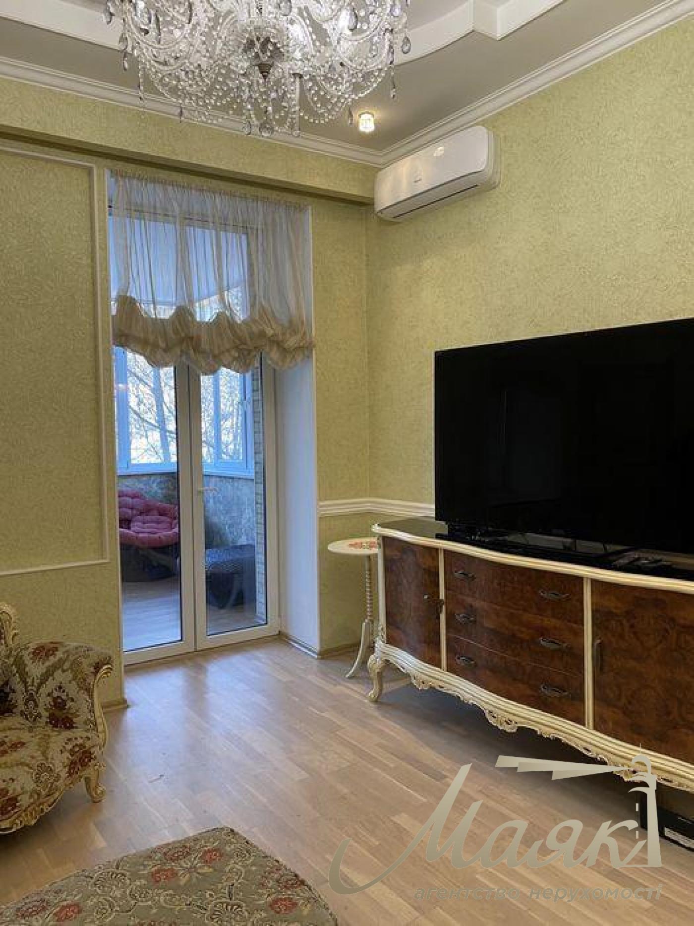 Аренда 4-комнатной квартиры в Центре, стм. Университет, Киев