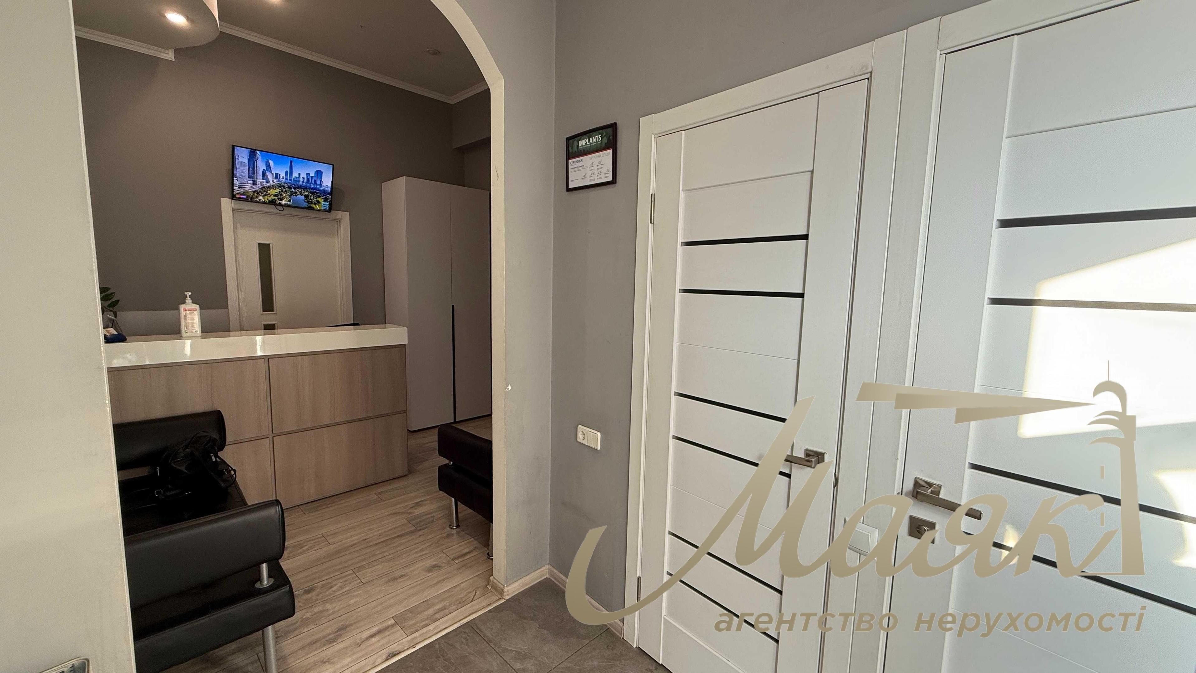 Продаж ОСЗ 573м2, Миру, 4А