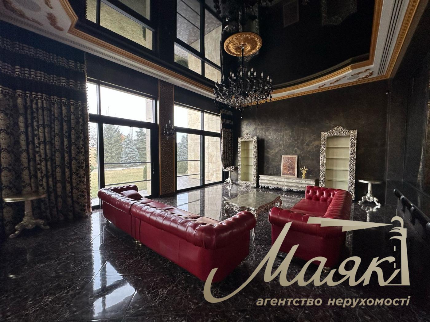 For sale one-storey cottage with access to the lake in the cottage town in the village of New Bezradichi, Obukhiv district.