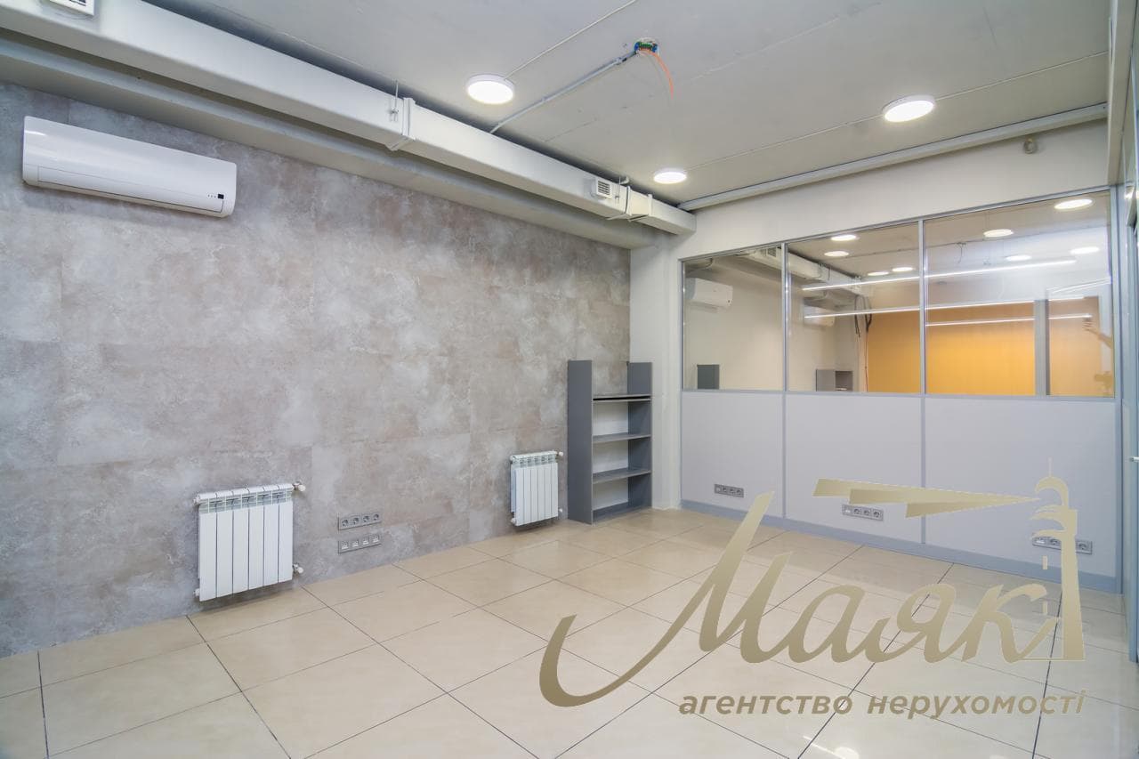 Office space for rent, brand-new, 240 m², near the Dvorets Sporta metro station