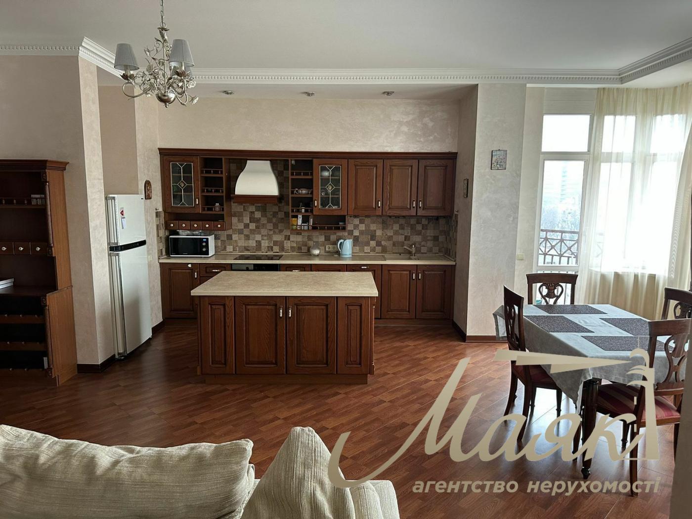 Продаж 4к квартири вул. Кловський Узвіз, Печерськ