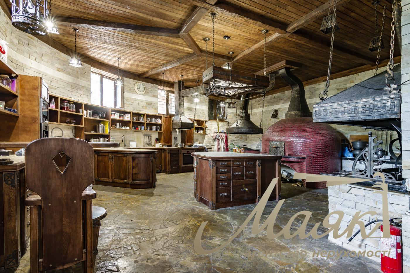 Оренда будівлі 3500м2 у с. с. Красне Перше, поруч із м. Обухів