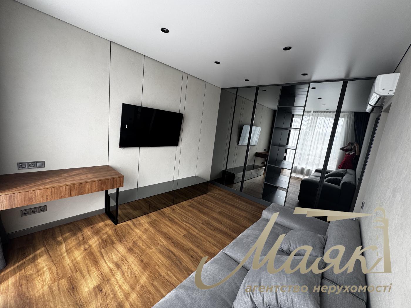 For sale 3-bedroom apartment in LCD Great