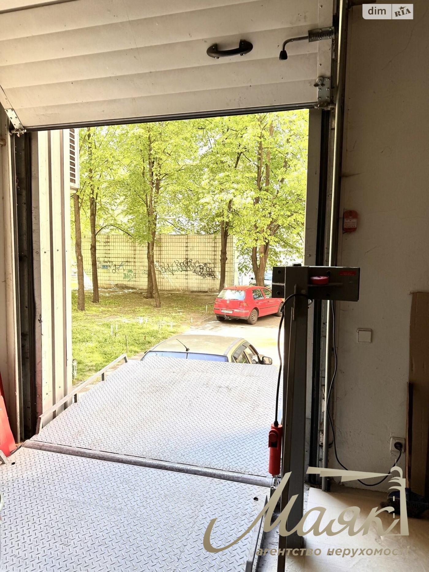 Аренда коммерческого помещения 232,5 м², ул. Сулеймана Стальского, Днепровский район, Киев