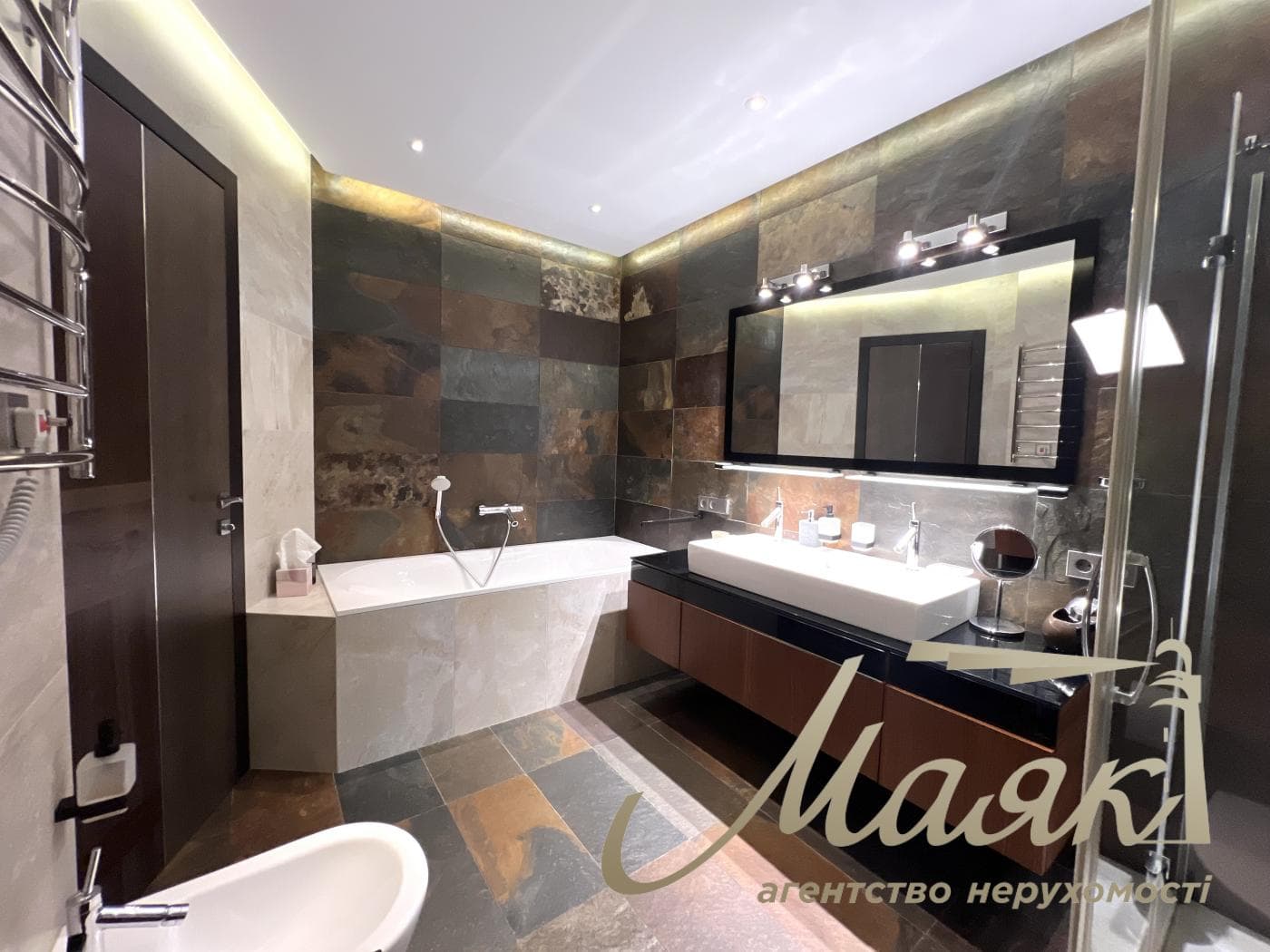 3-Bedroom Apartment for Rent in the Park Avenue Residential Complex, Holosiivskyi Avenue