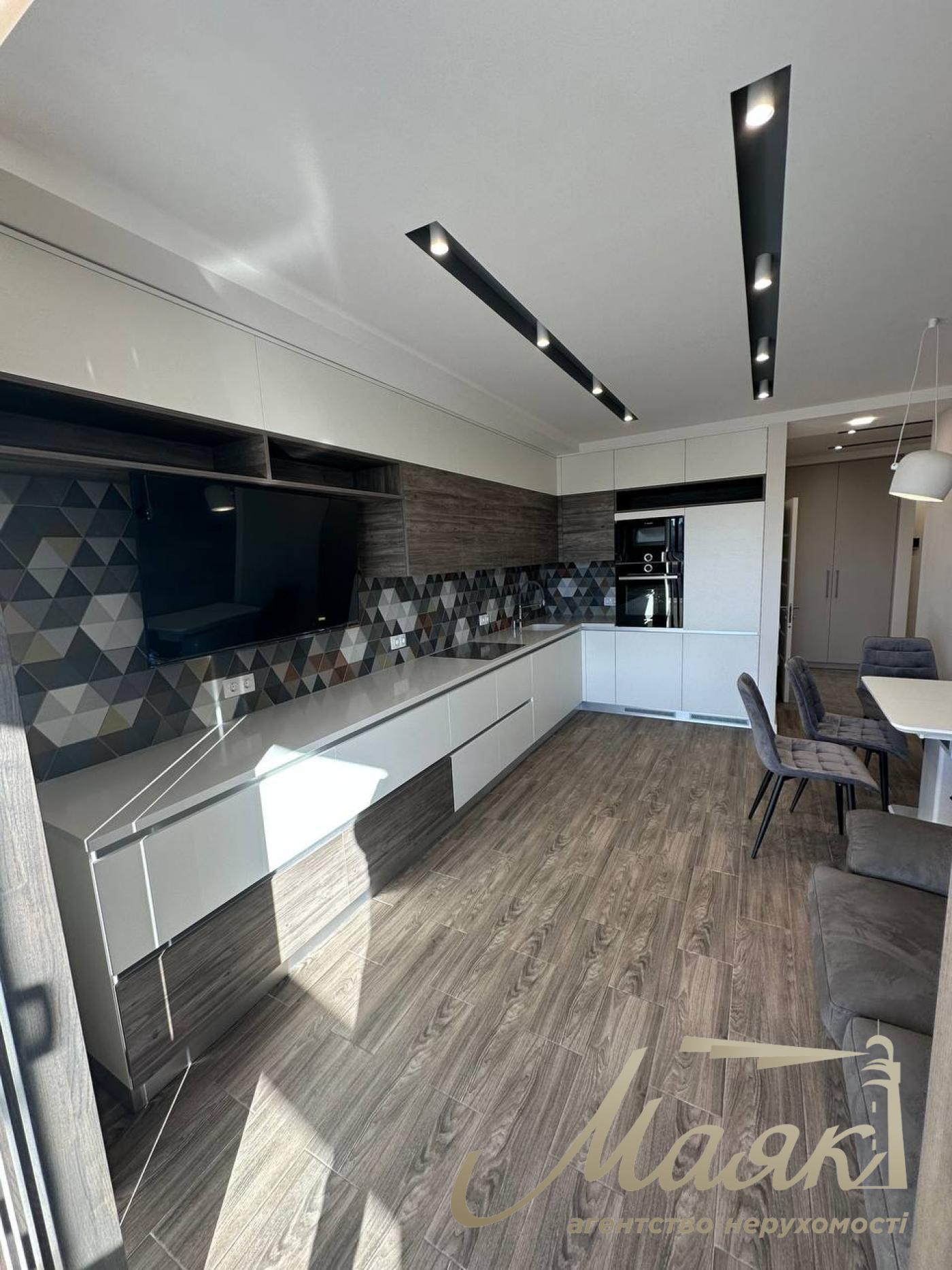 Rent 3-room apartment in Vladimirsky Residential Complex