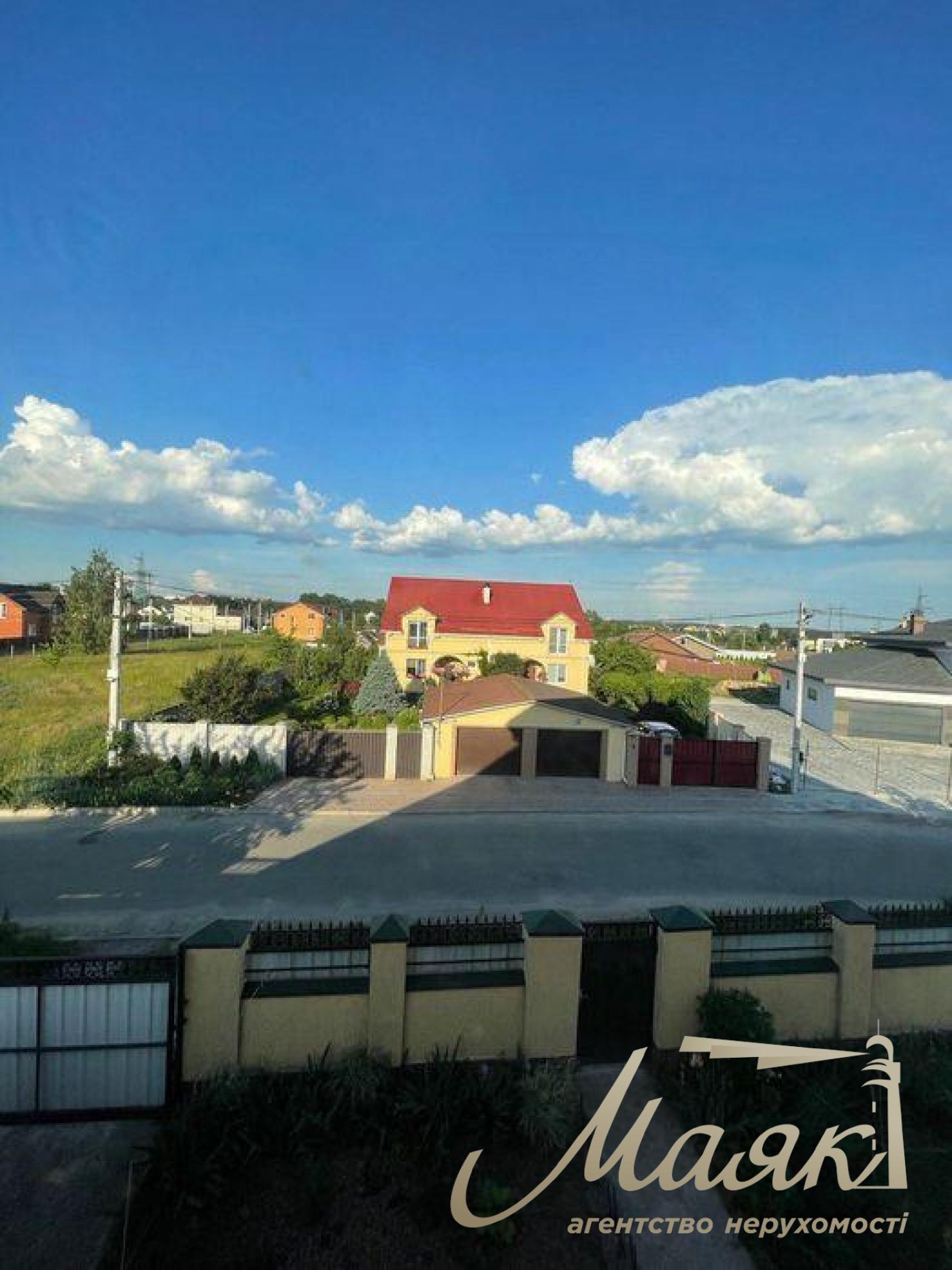 Продажа капитального дома 296м2 для семьи под Киевом в с. Крюковщина, ул. Вересневая